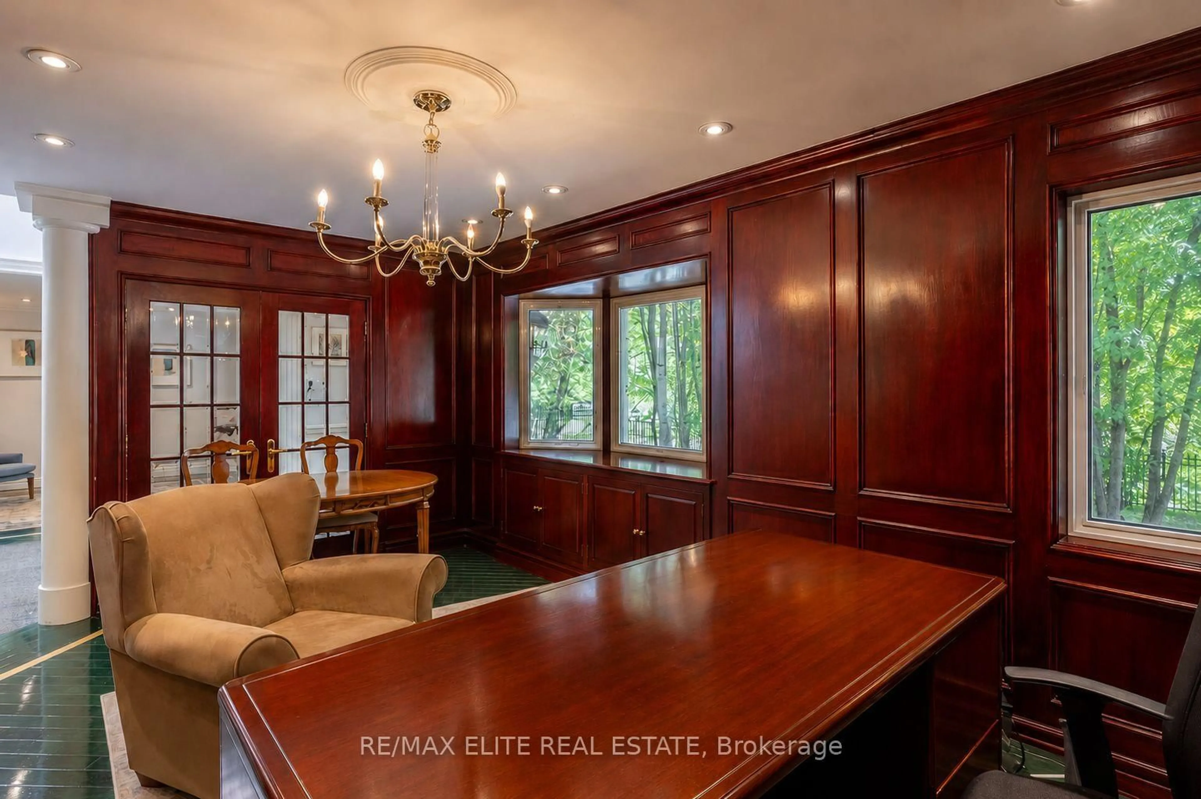 Dining room, wood/laminate floor for 88 Old Colony Rd, Toronto Ontario M2L 2K2