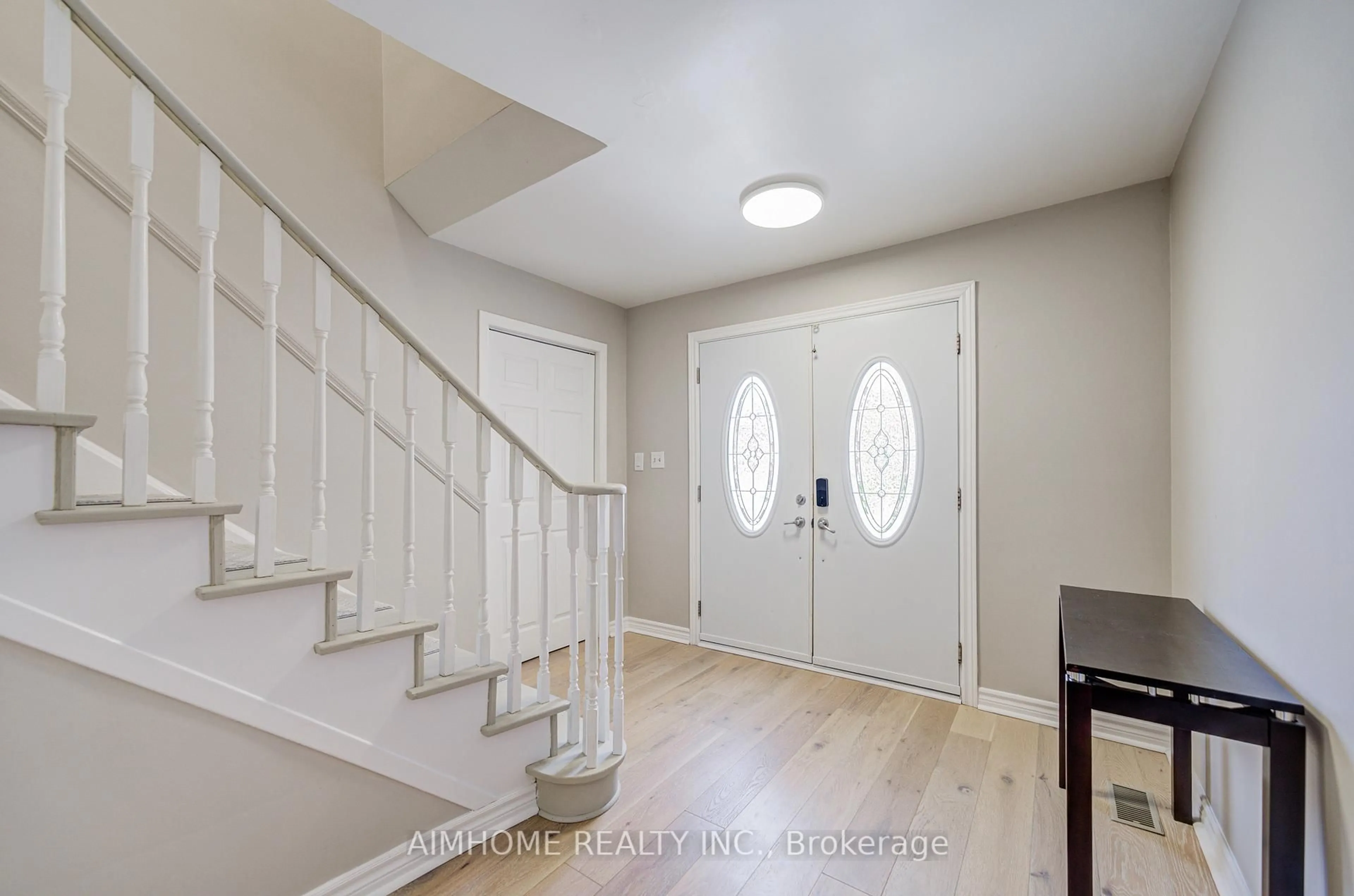 Indoor entryway for 163 Chipwood Cres, Toronto Ontario M2J 3X6