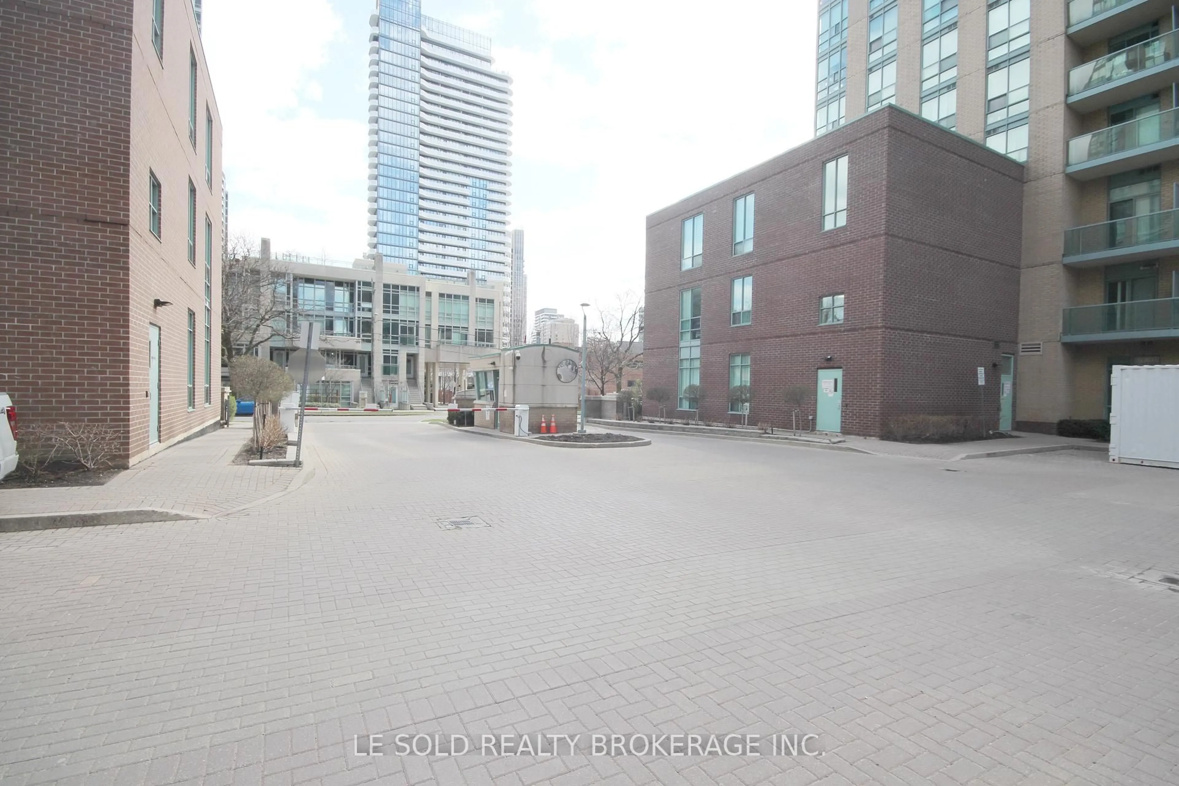 Patio, city buildings view from balcony for 22 Olive Ave #902, Toronto Ontario M2N 7G6