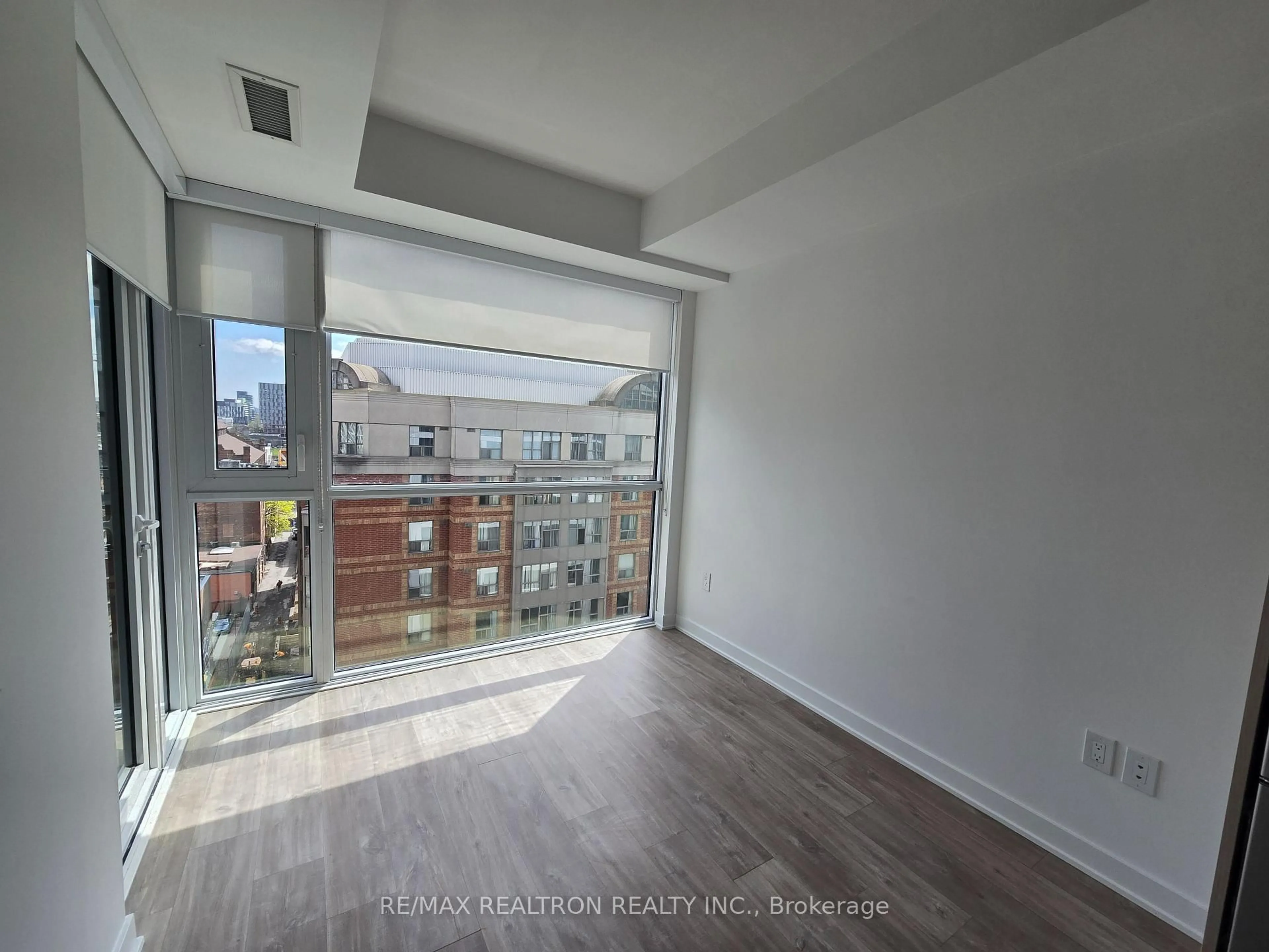 A pic of a room for 70 Princess St #808, Toronto Ontario M5A 0X6