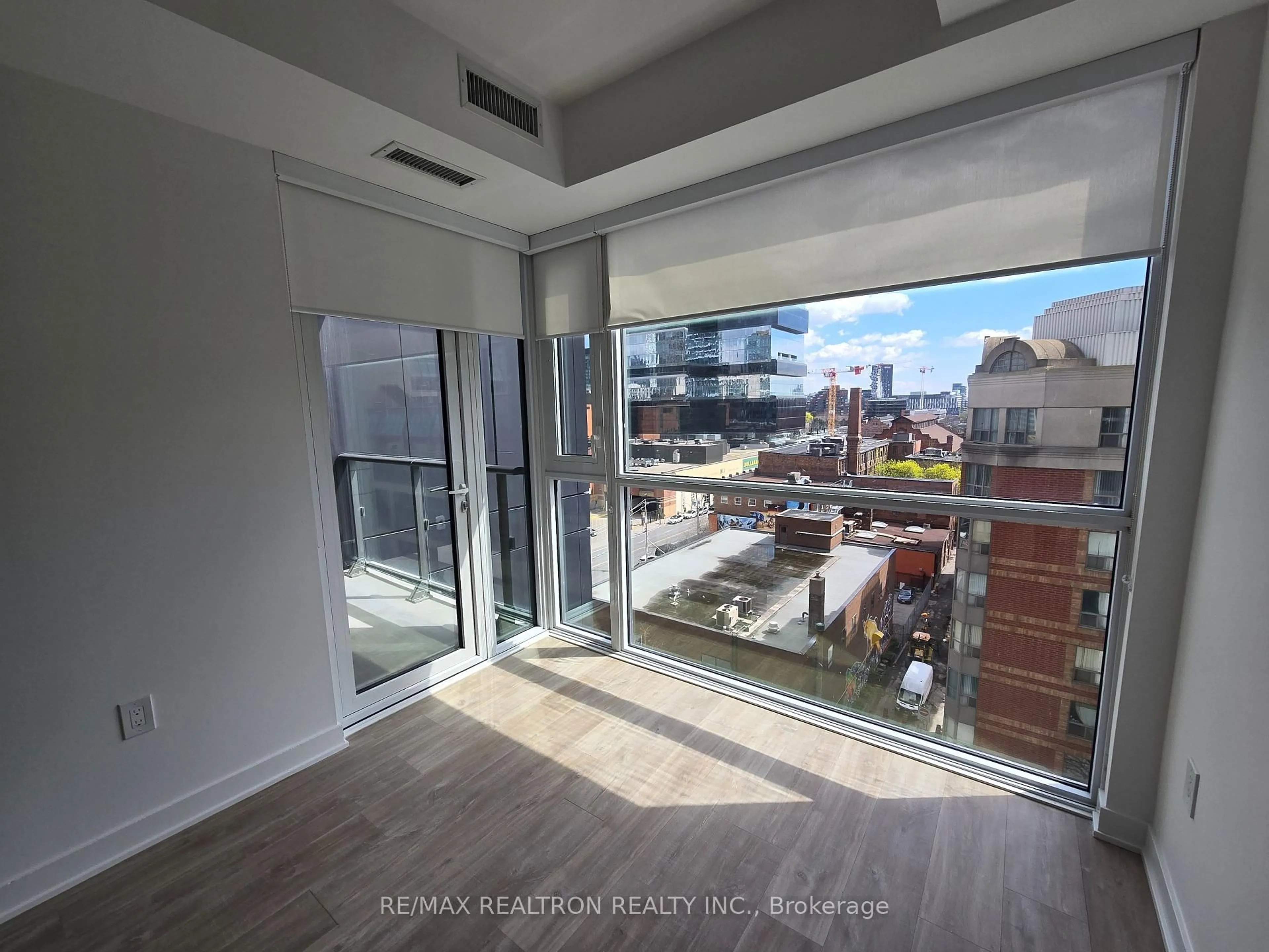 A pic of a room for 70 Princess St #808, Toronto Ontario M5A 0X6