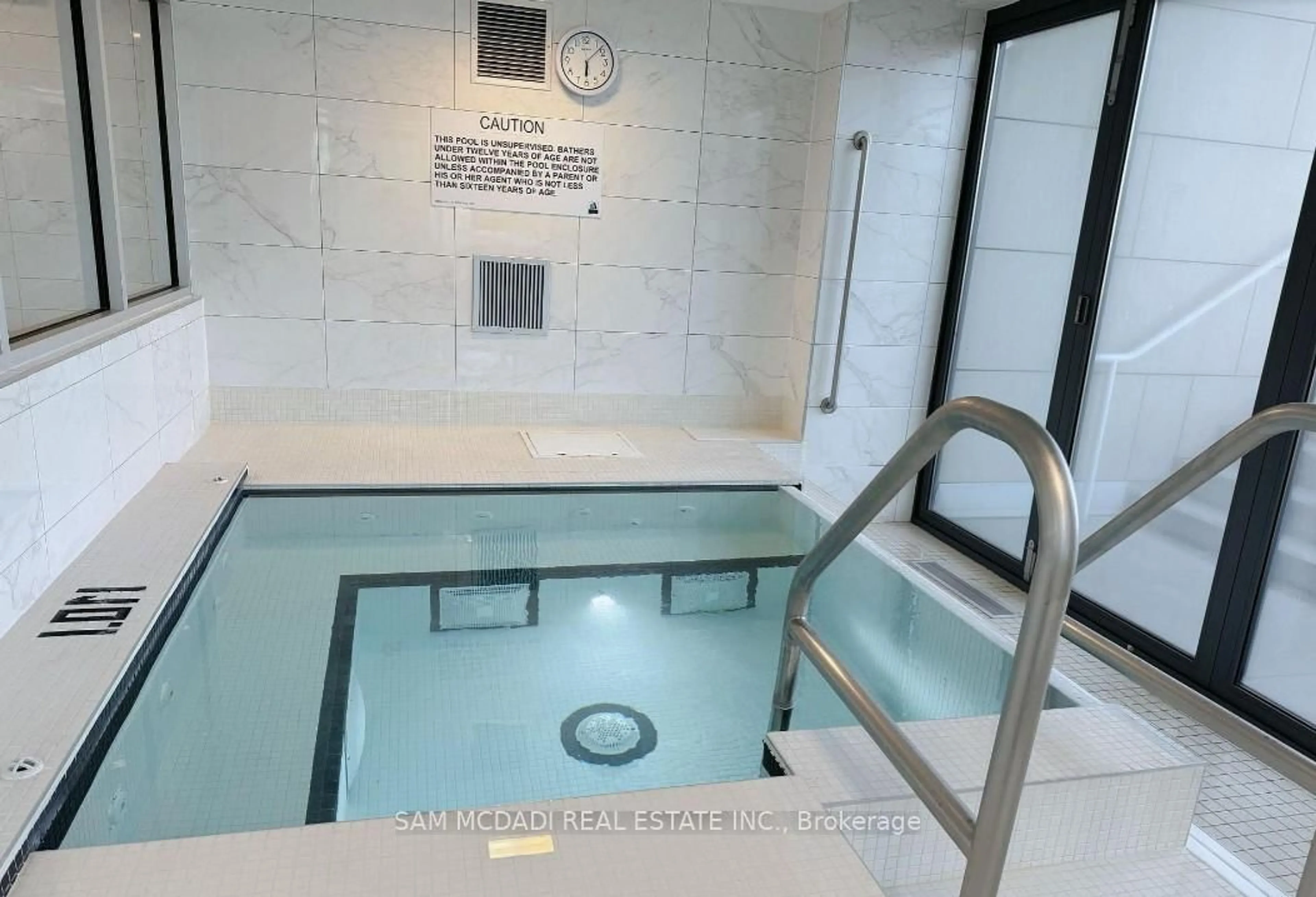 Contemporary bathroom, ceramic/tile floor for 1 The Esplanade Dr #2407, Toronto Ontario M5E 0A8