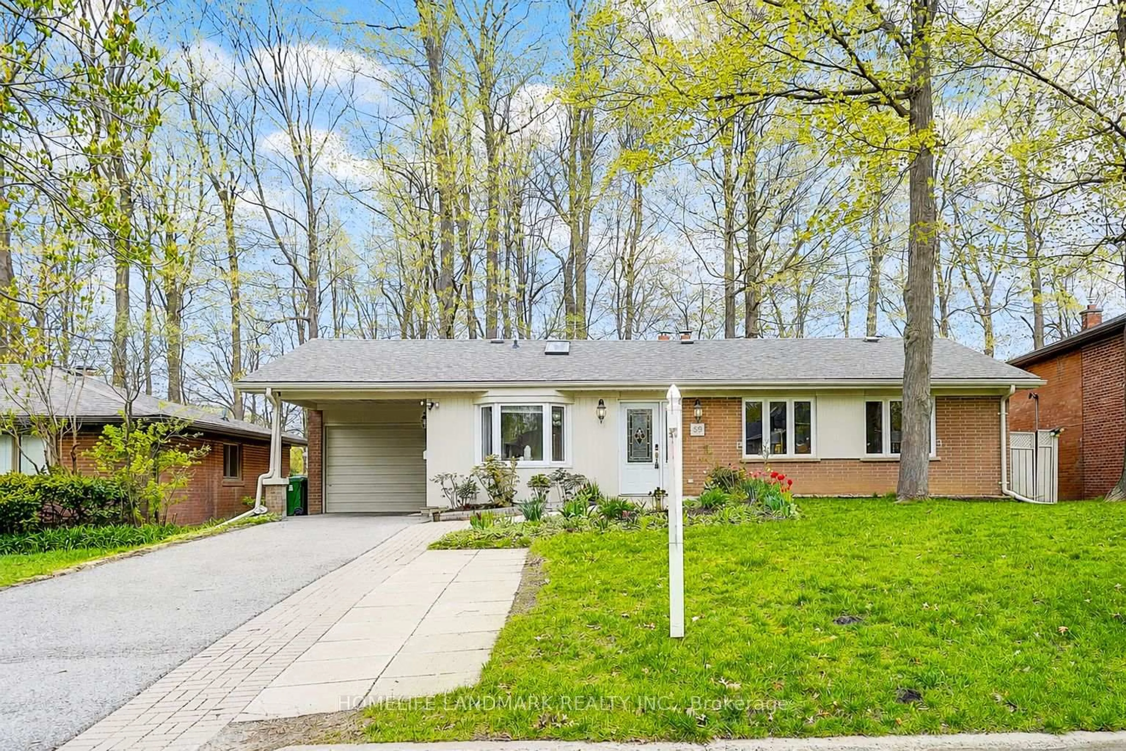 Home with vinyl exterior material, street for 39 Sagebrush Lane, Toronto Ontario M3A 1X4