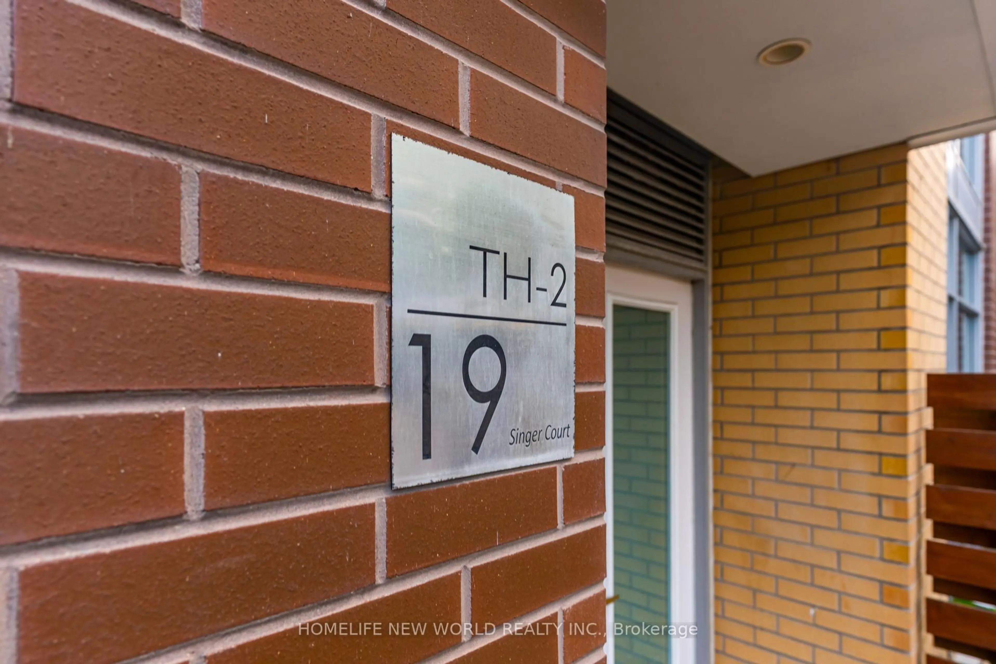 Indoor foyer for 19 Singer Crt #Th2, Toronto Ontario M2K 0B2