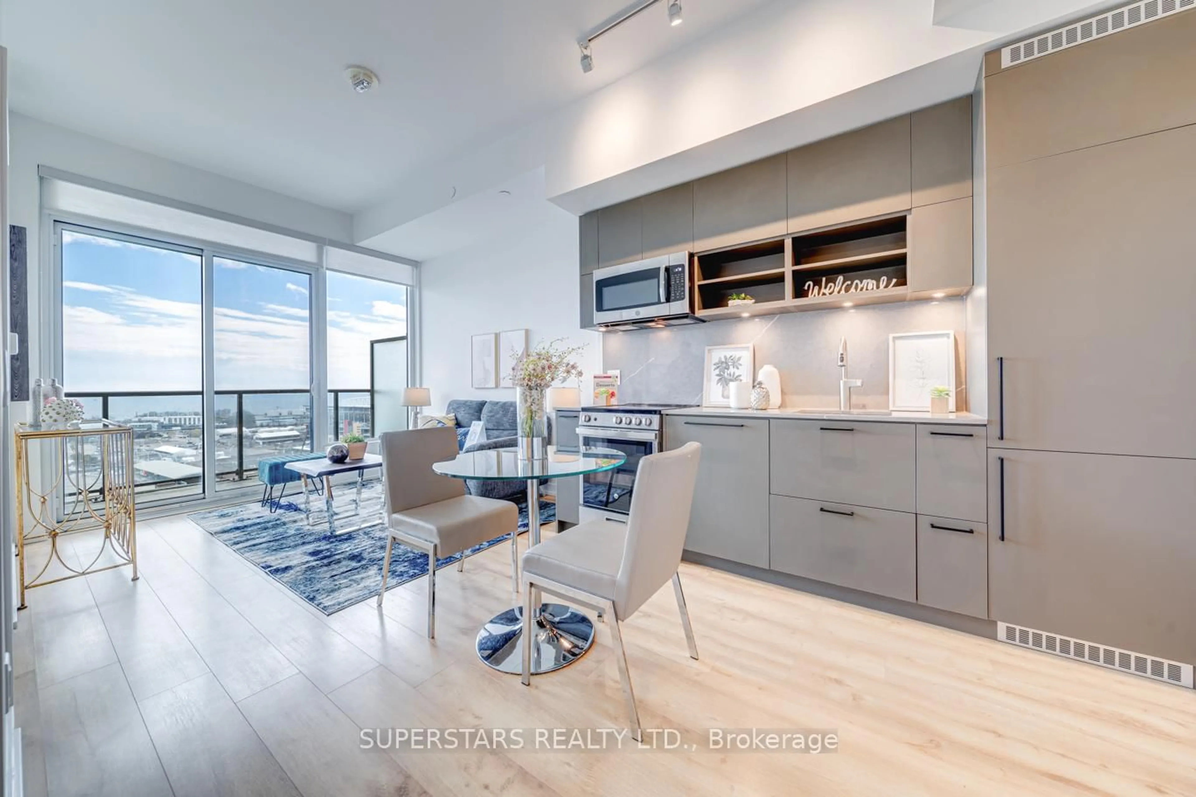 Open concept kitchen, unknown for 135 East Liberty St #1501, Toronto Ontario M6K 0G7