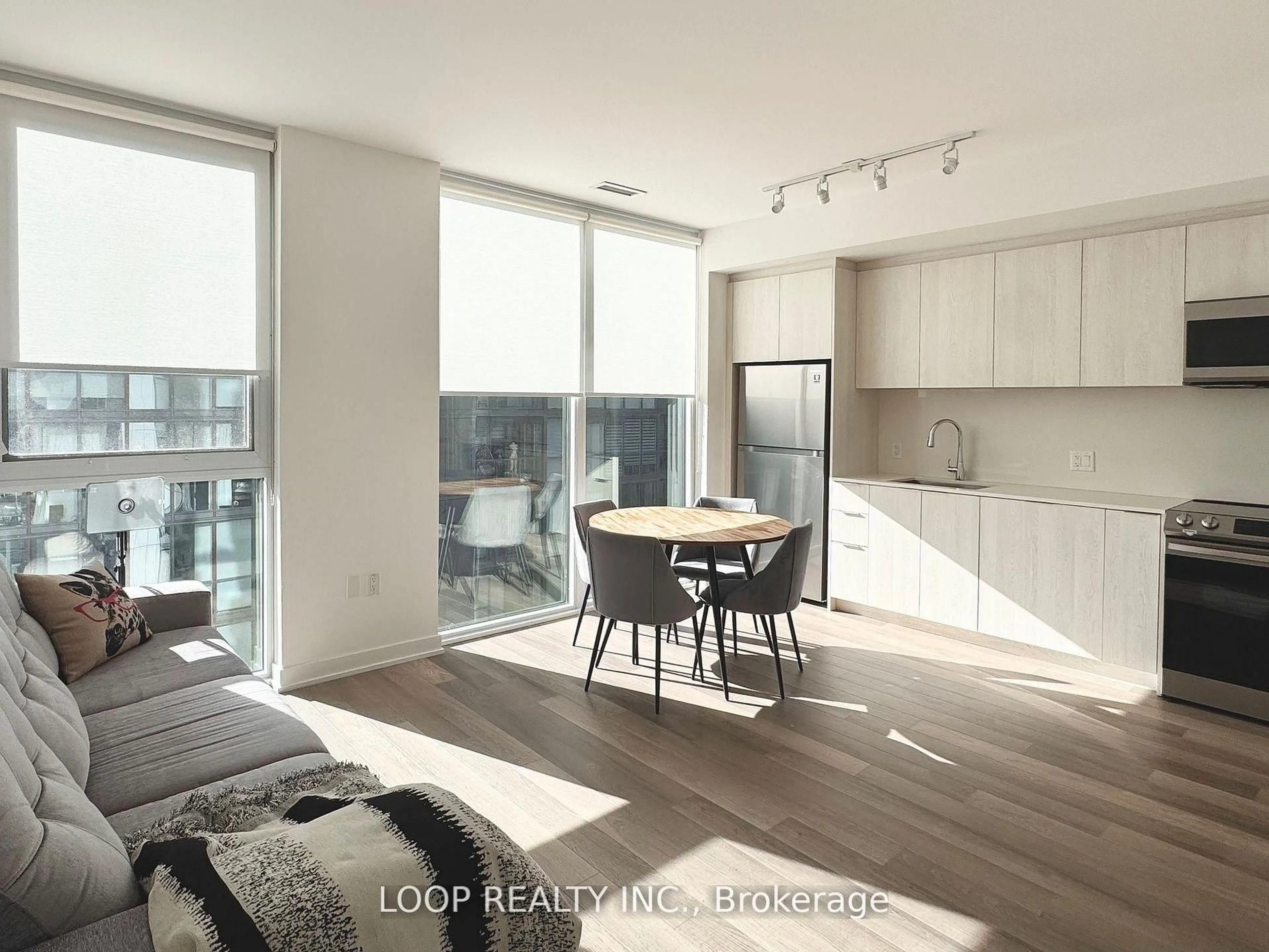 Unknown for 357 King St #1308, Toronto Ontario M5V 1K1