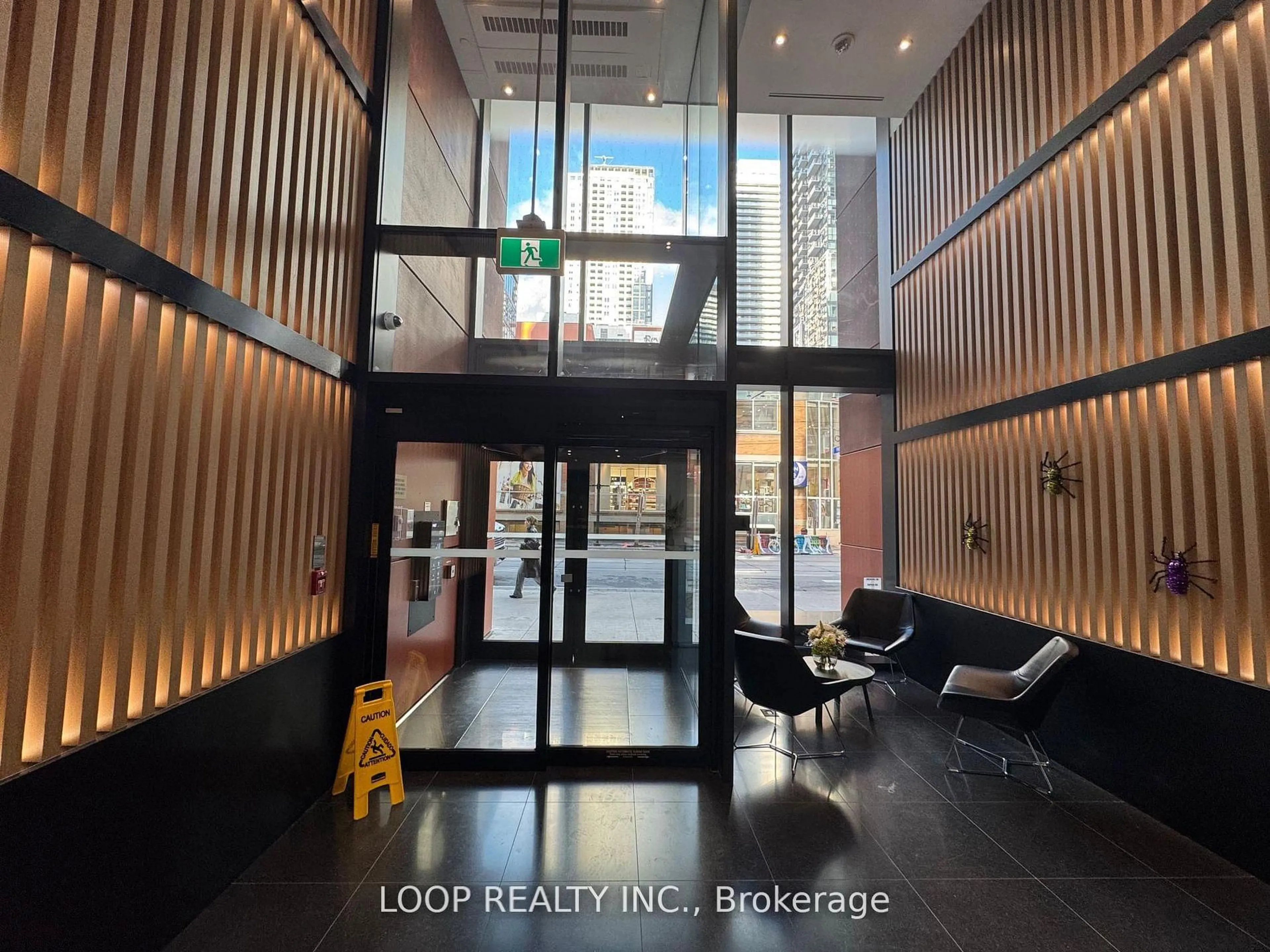 Lobby for 357 King St #1308, Toronto Ontario M5V 1K1