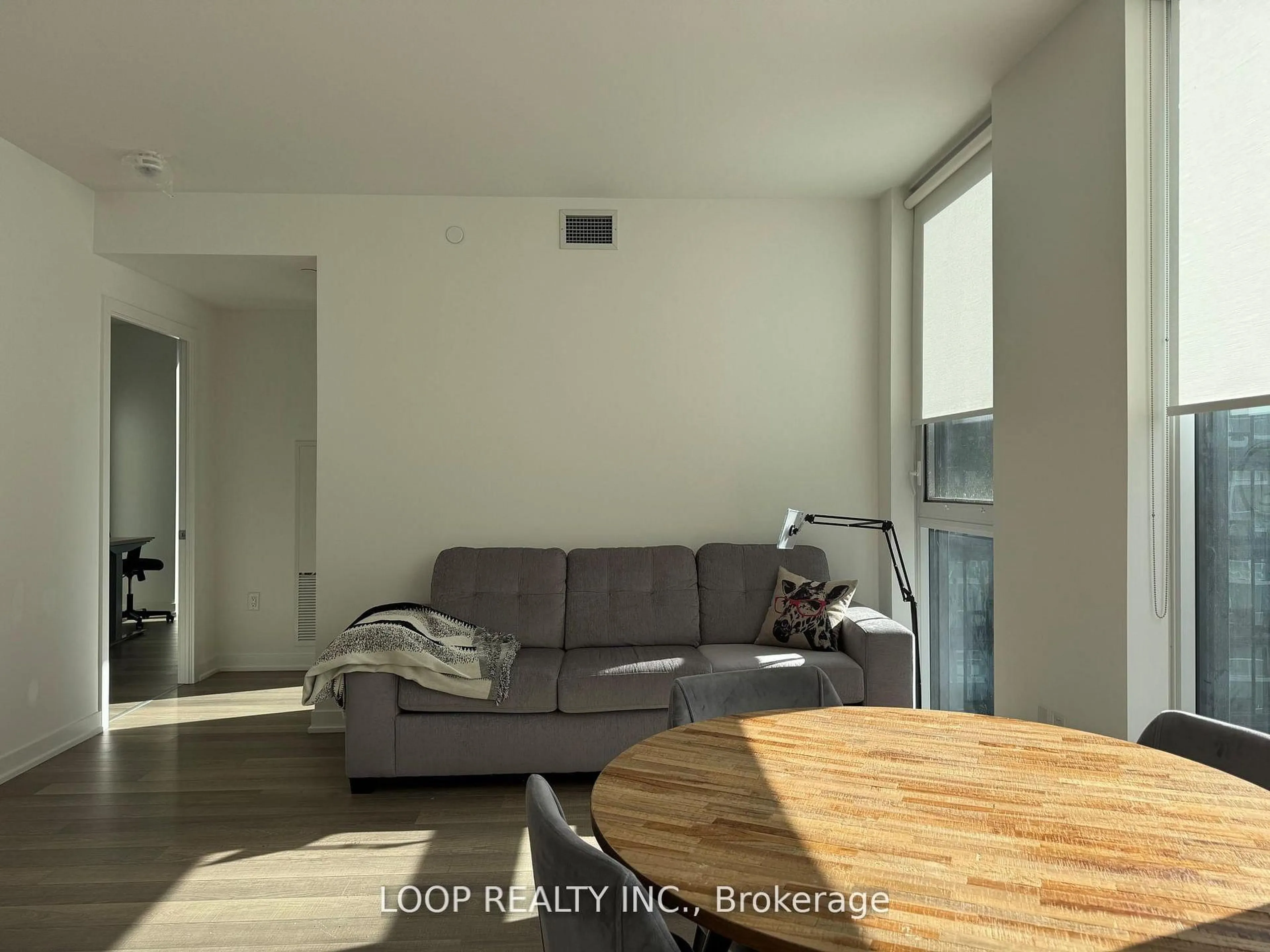 A pic of a room for 357 King St #1308, Toronto Ontario M5V 1K1