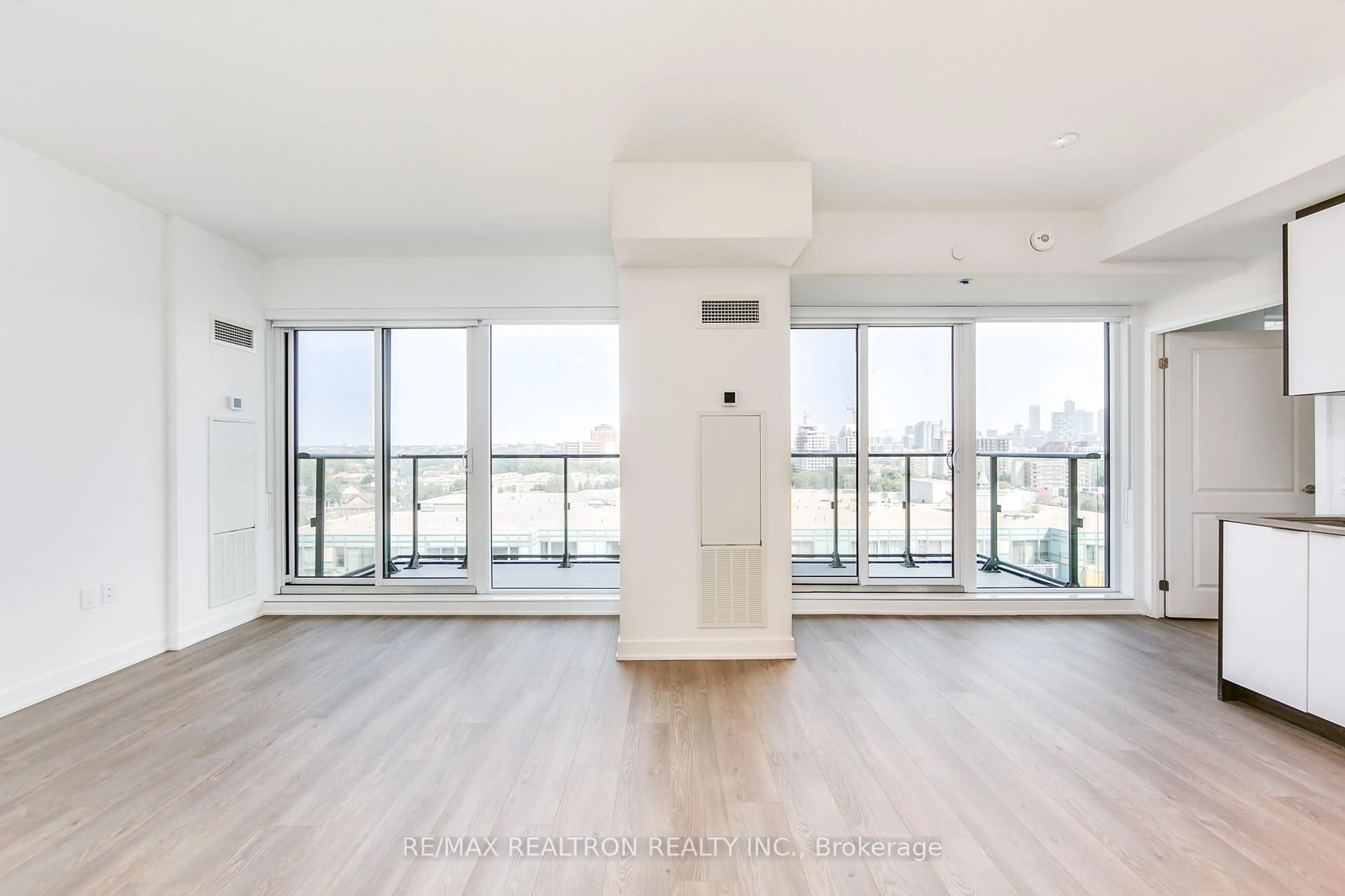 Unknown for 543 Richmond St #1402, Toronto Ontario M5V 0W9