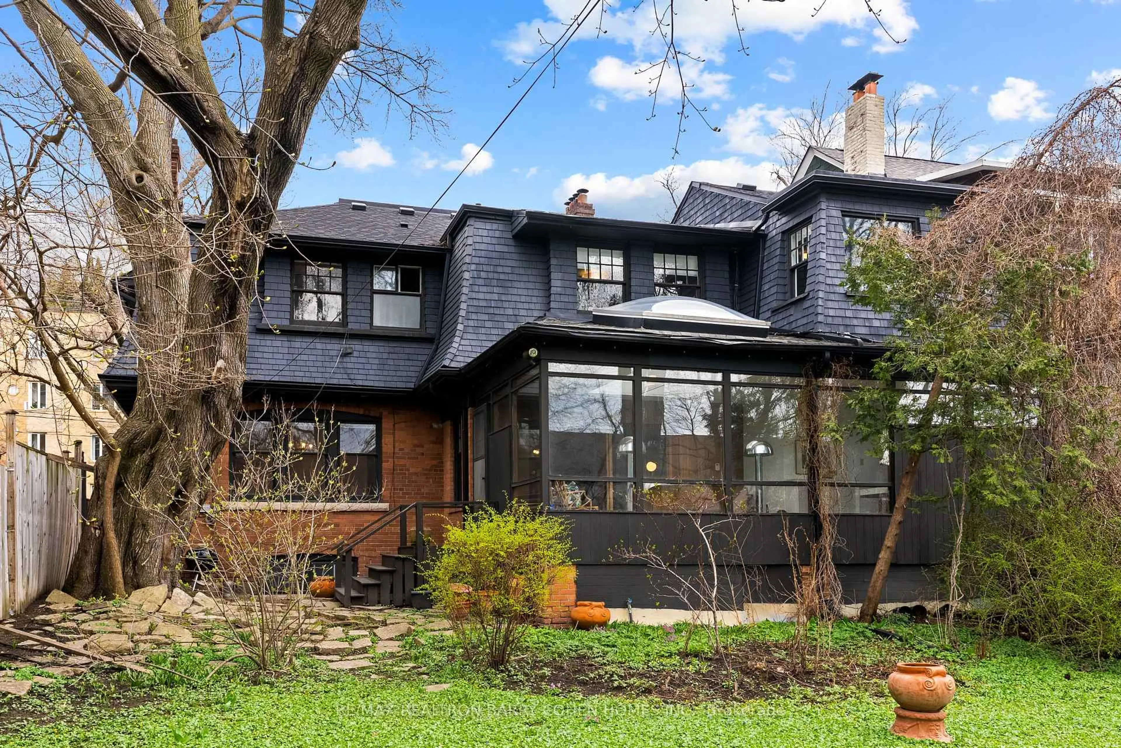 Home with brick exterior material, street for 147 Farnham Ave, Toronto Ontario M4V 1H7