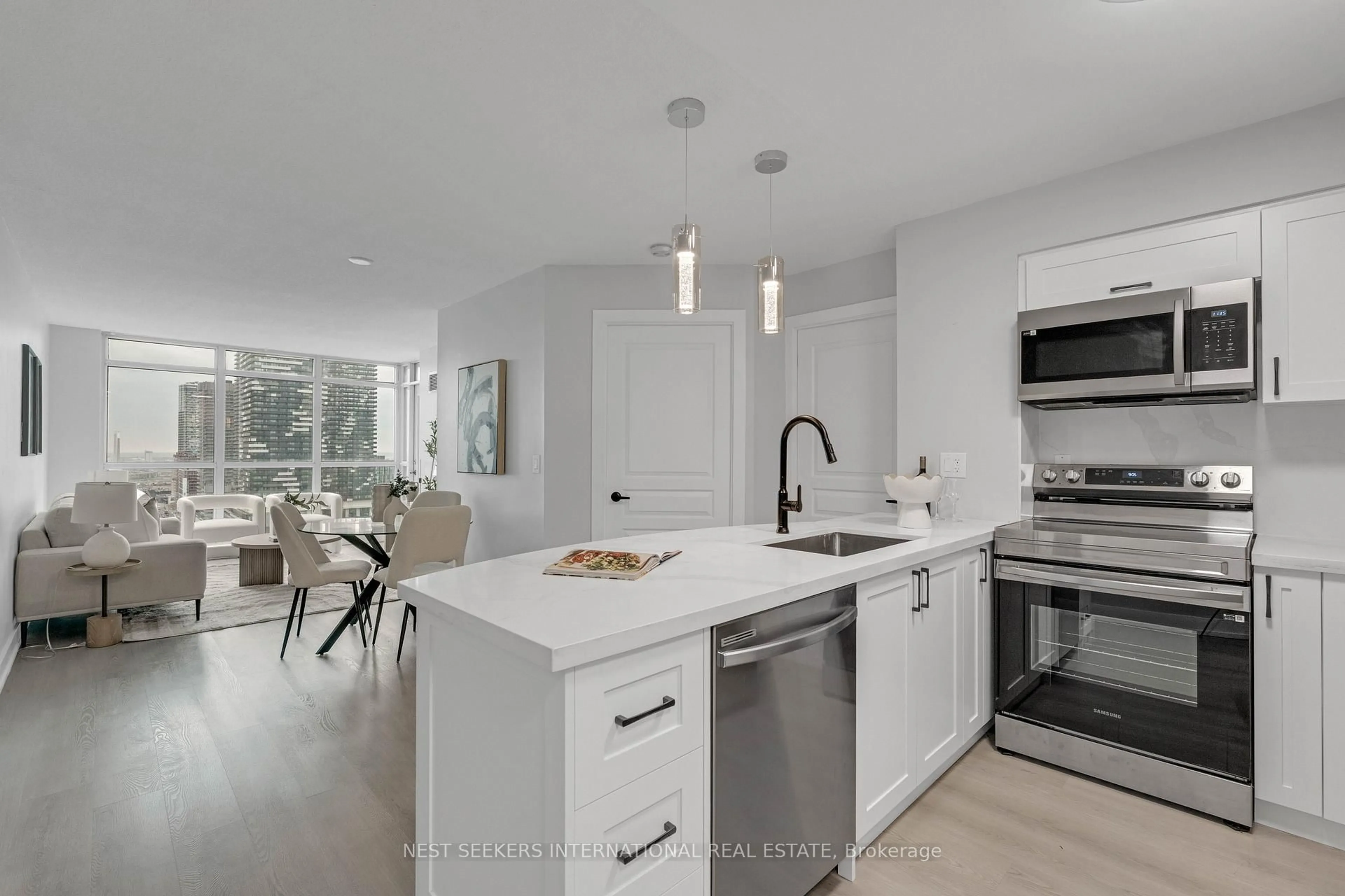 Open concept kitchen, ceramic/tile floor for 18 Yonge St #2507, Toronto Ontario M5E 1Z8