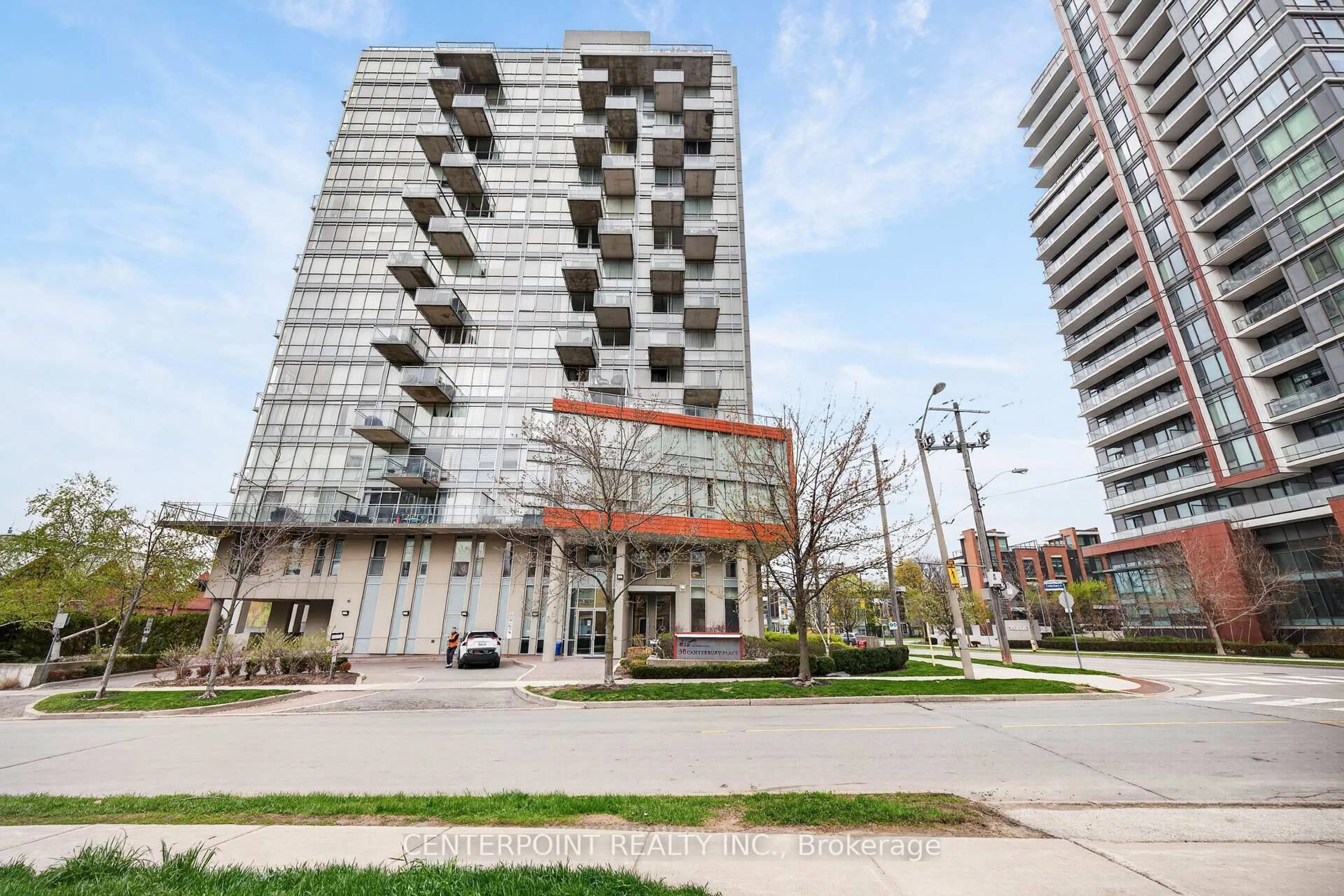 Patio, unknown for 30 Canterbury Pl #1009, Toronto Ontario M2N 0B9
