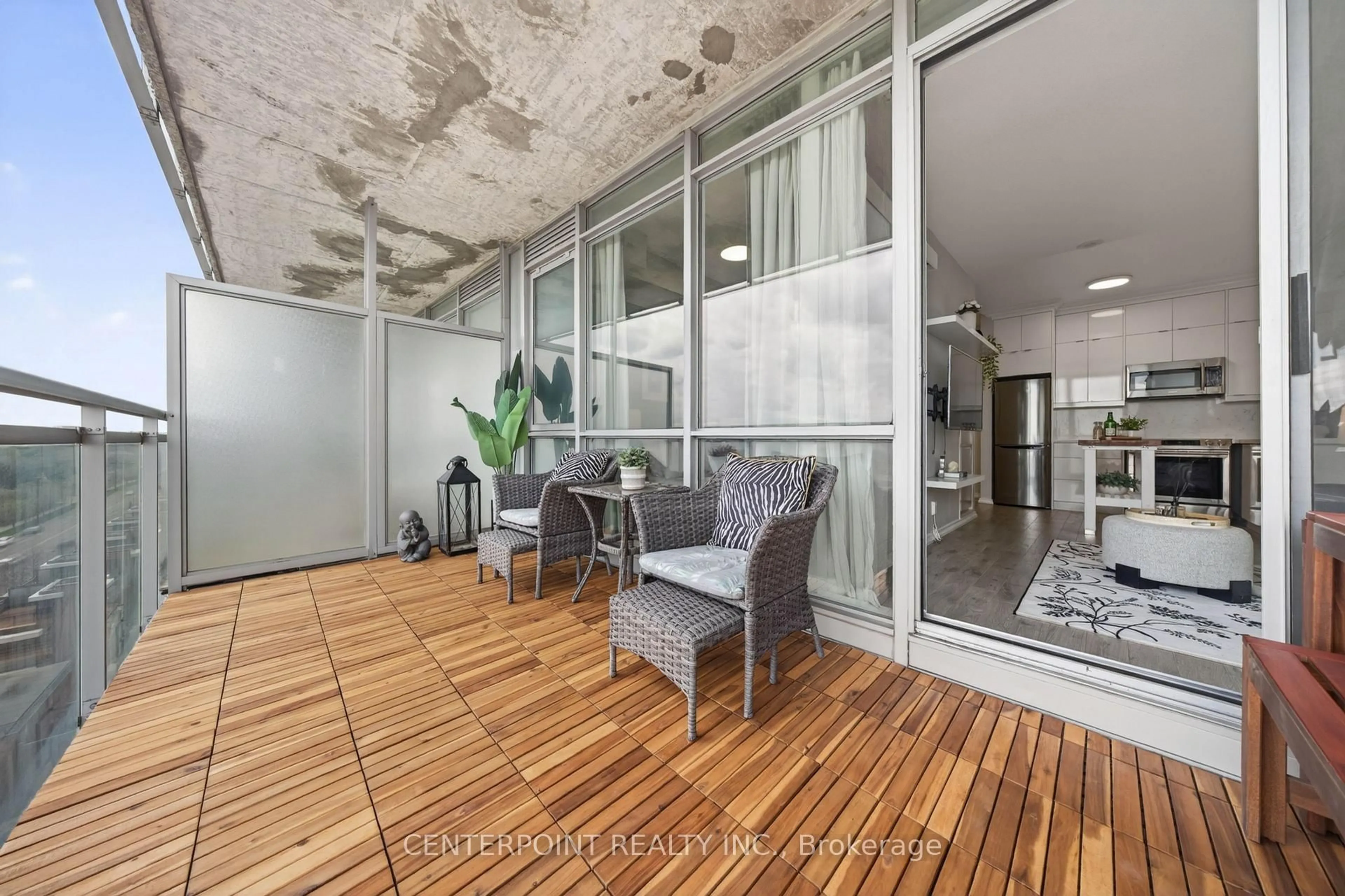Indoor foyer for 30 Canterbury Pl #1009, Toronto Ontario M2N 0B9