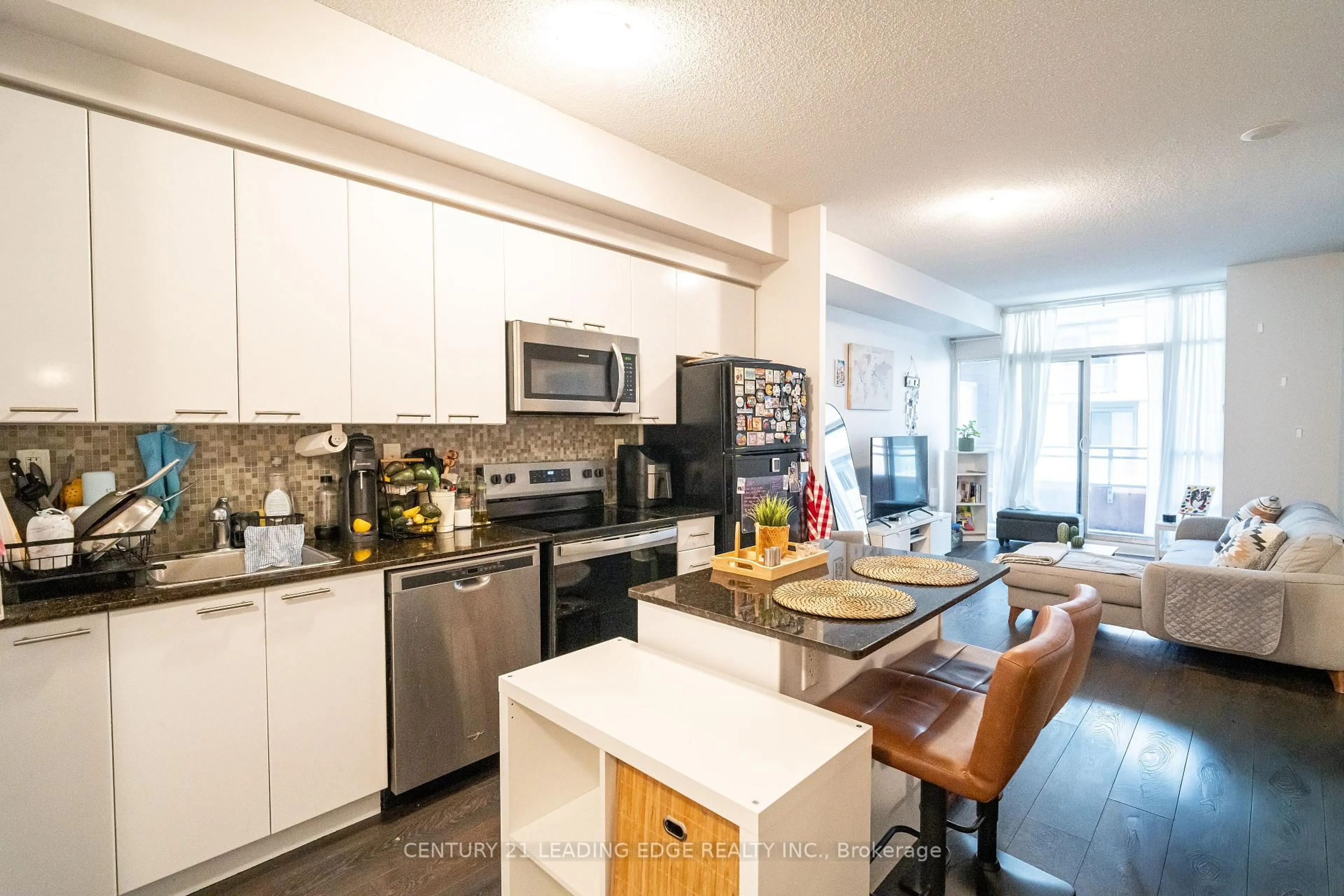 Open concept kitchen, unknown for 15 BRUYERES Mews #517, Toronto Ontario M5V 0A7