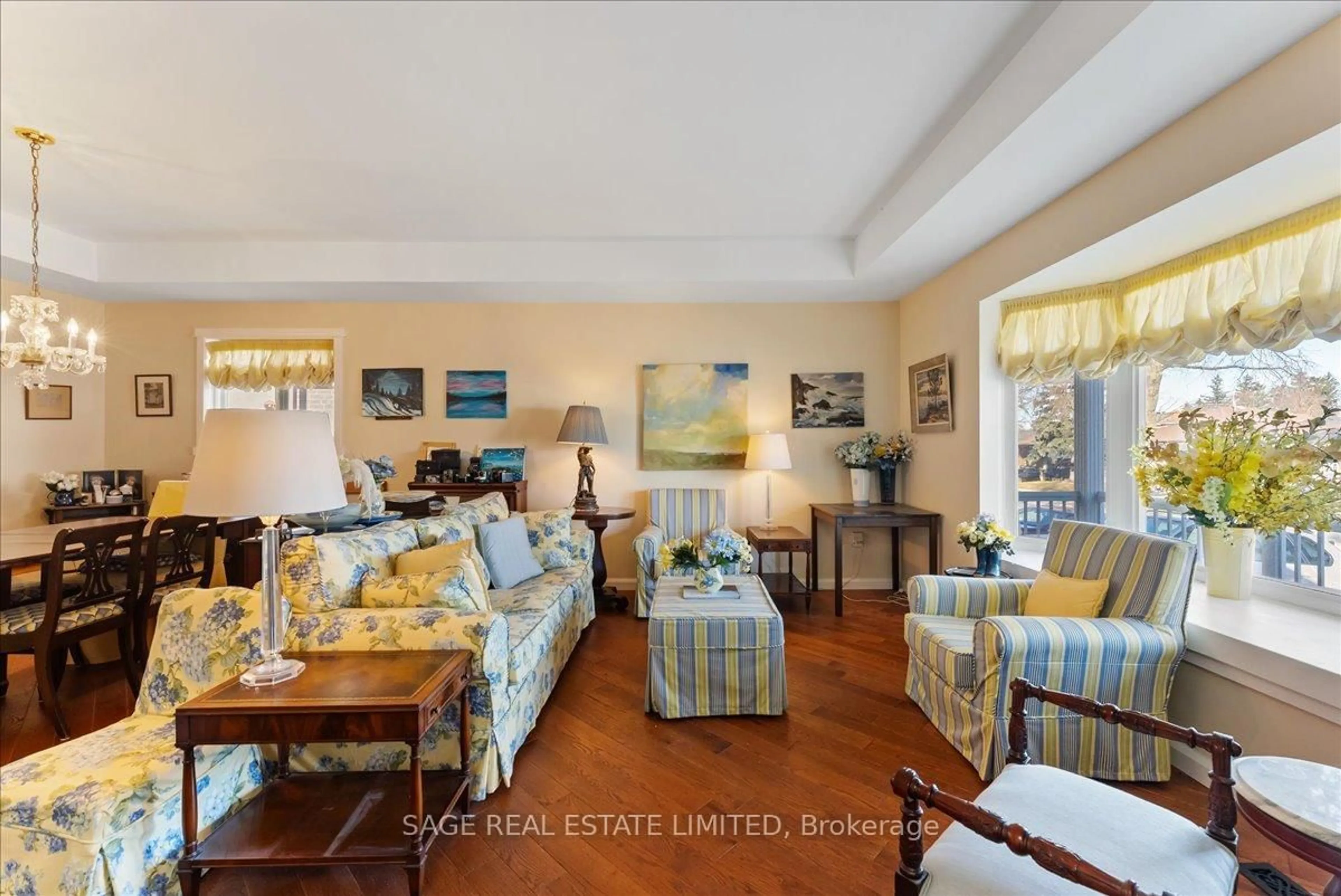 Living room with furniture, unknown for 27 Kathrose Dr, Toronto Ontario M2J 3P4