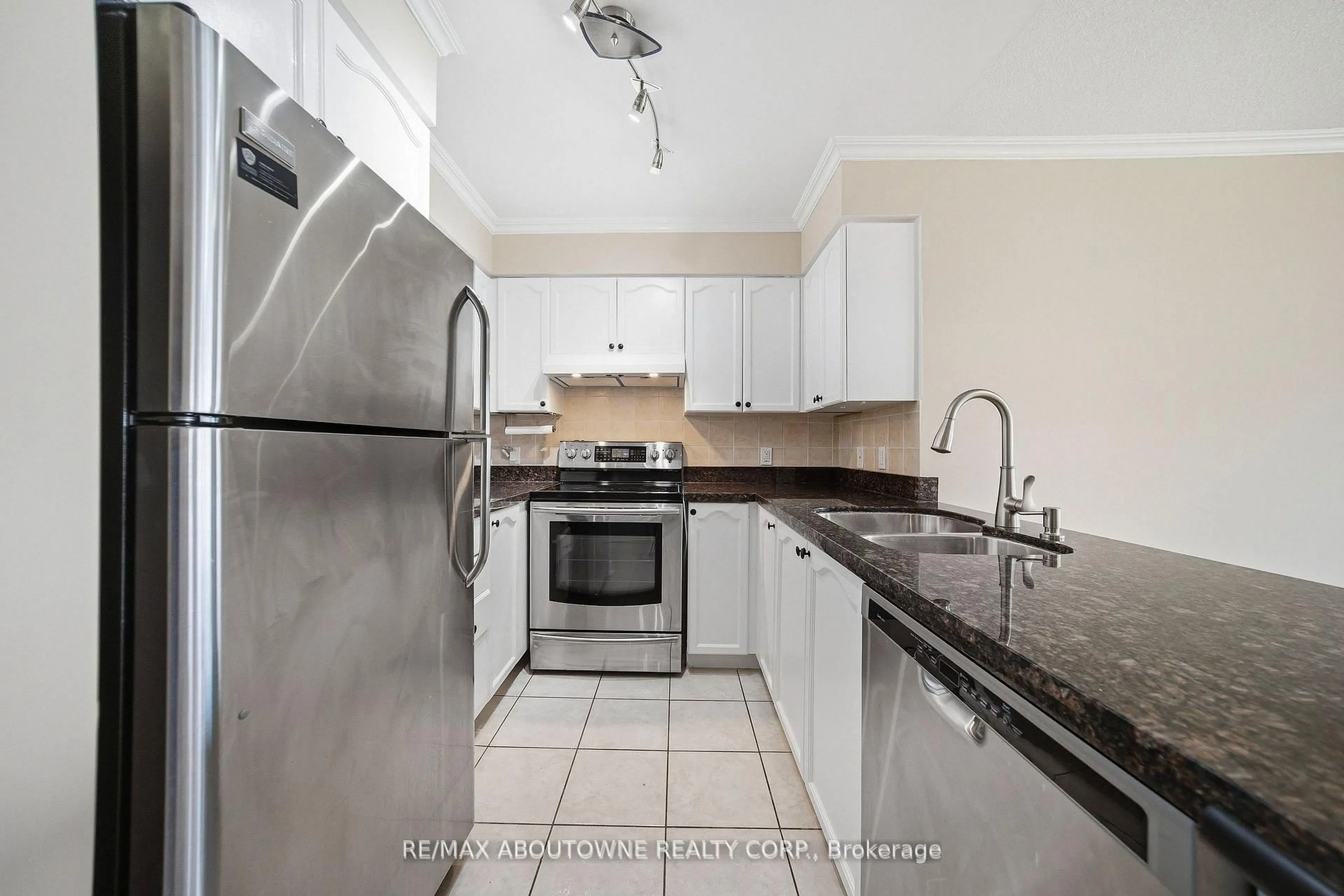 Standard kitchen, unknown for 23 Hollywood Ave #2706, Toronto Ontario M2N 7L8