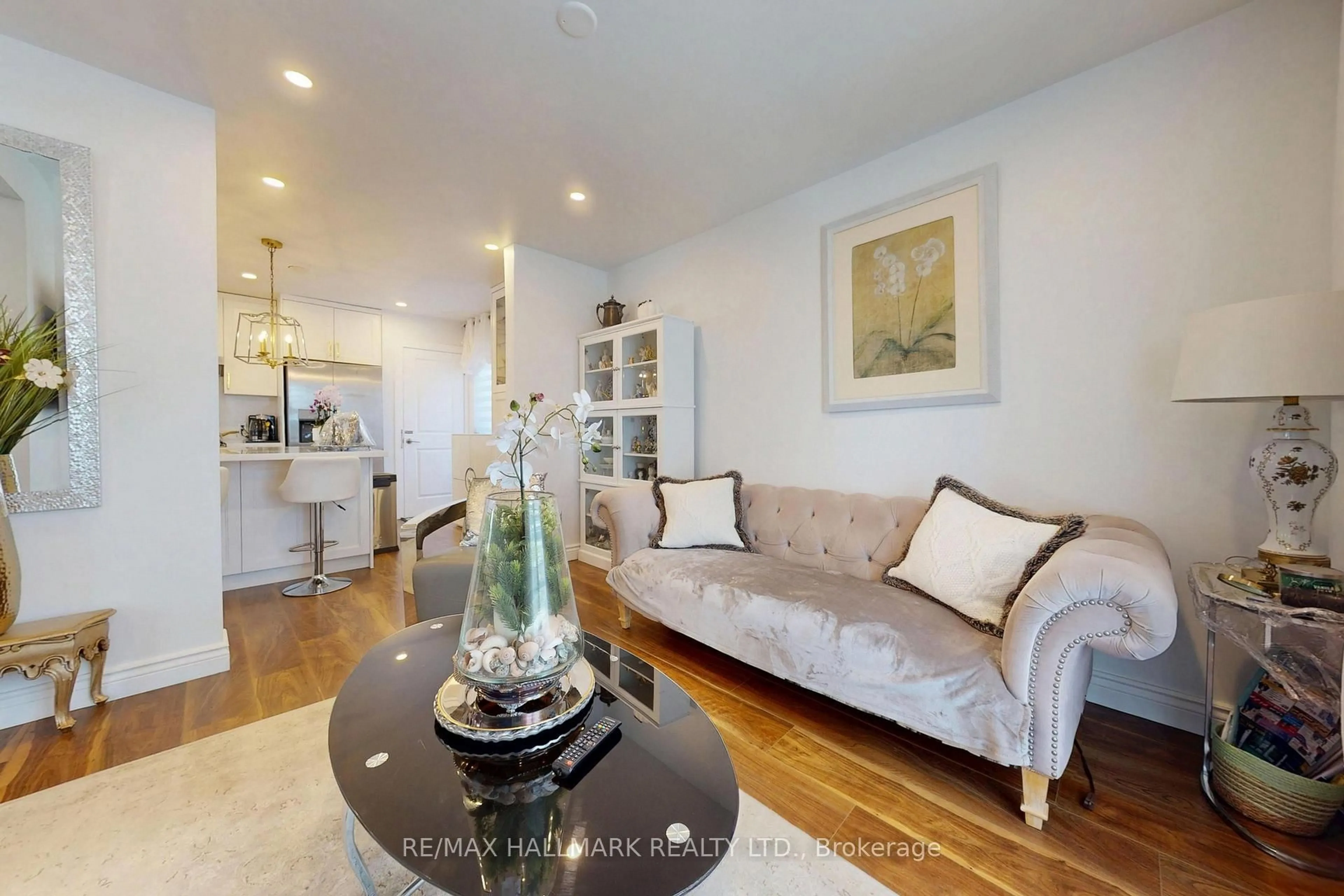Living room with furniture, unknown for 96 Searle Ave, Toronto Ontario M3H 4A7