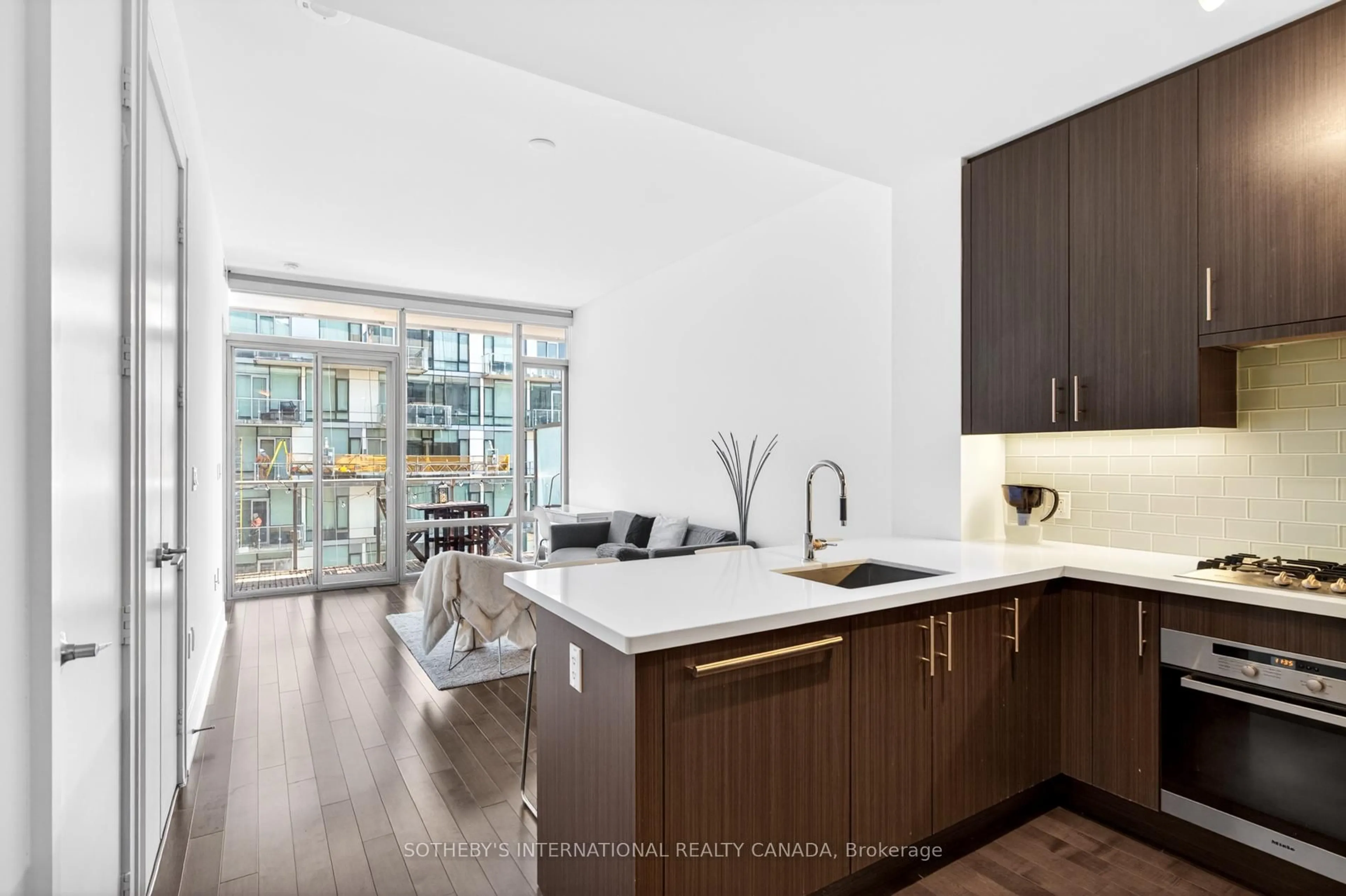 Open concept kitchen, unknown for 39 Queens Quay #816, Toronto Ontario M5E 0A5
