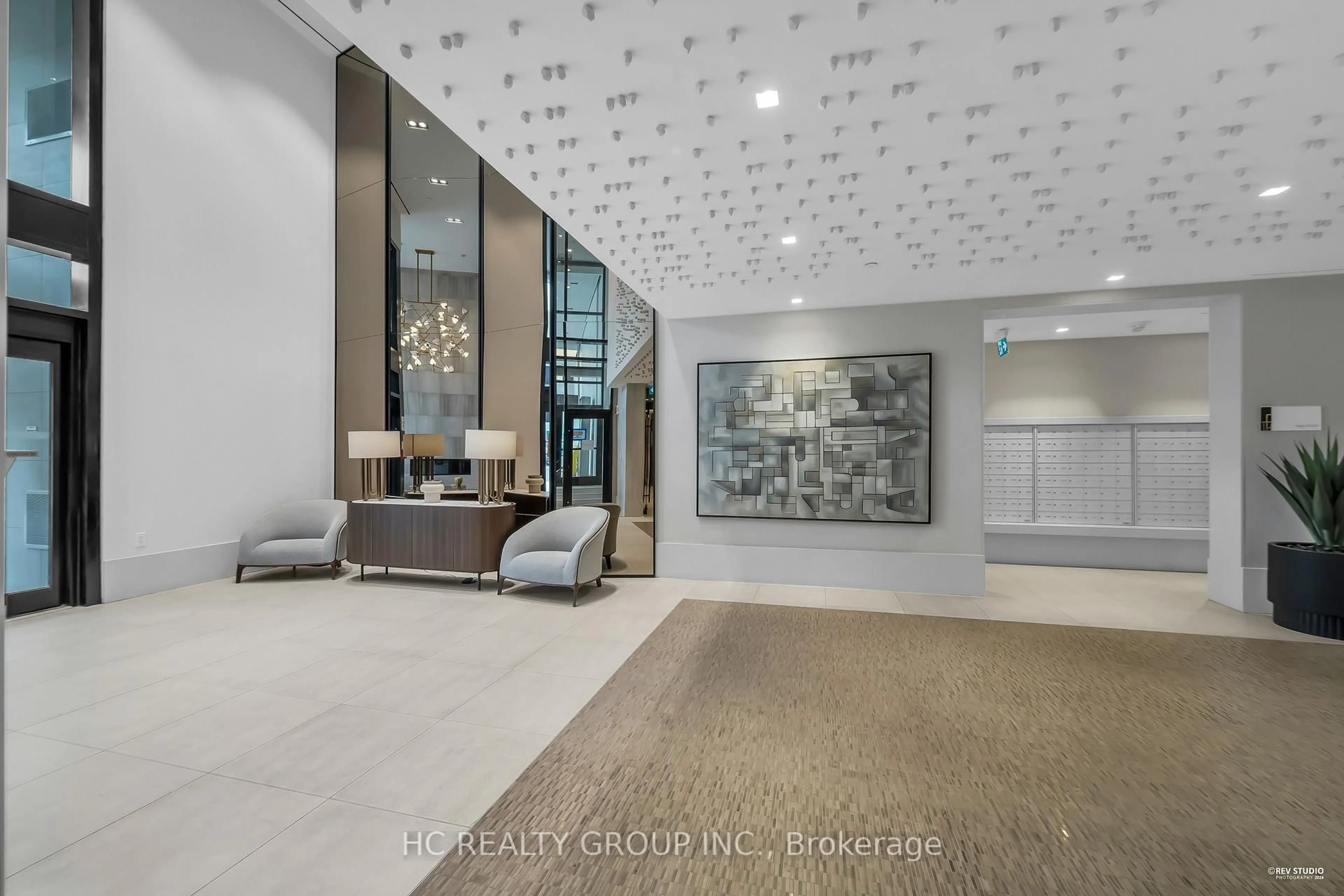 Indoor foyer for 2020 Bathurst St #603, Toronto Ontario M5P 0A6