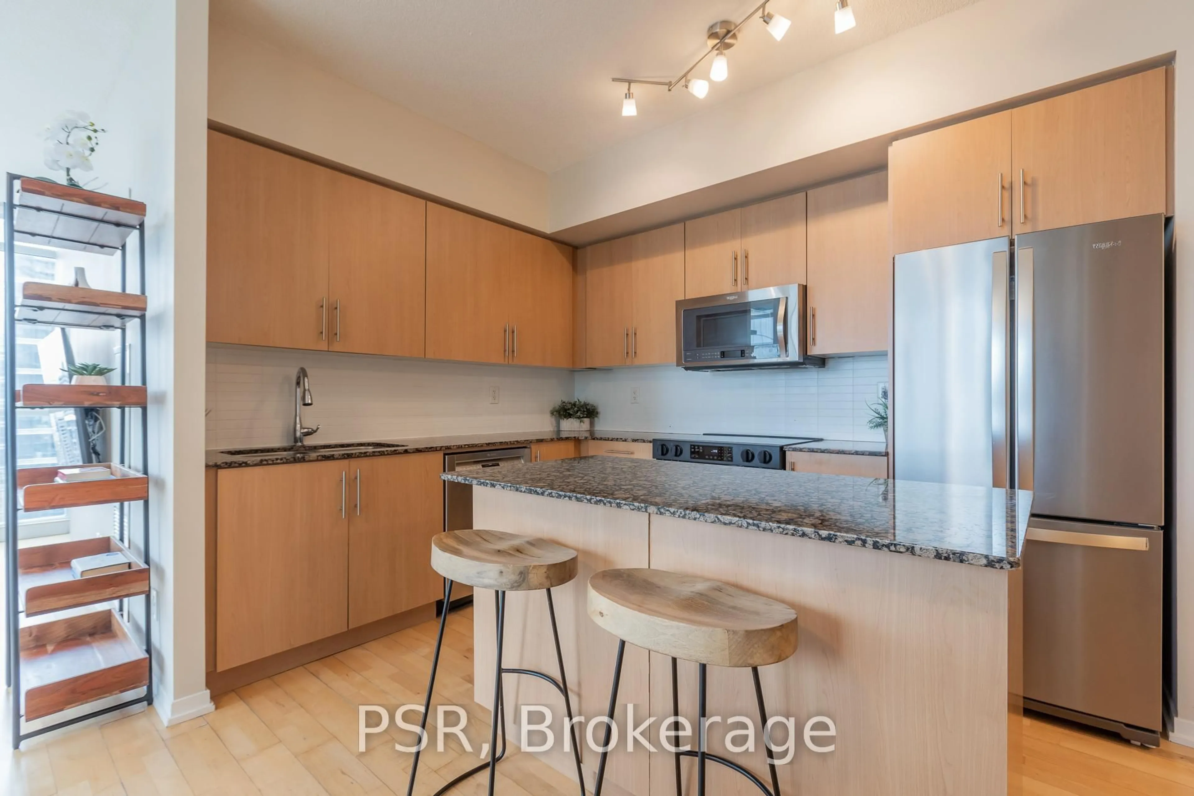 Standard kitchen, unknown for 55 Bremner Blvd #3101, Toronto Ontario M5J 0A6