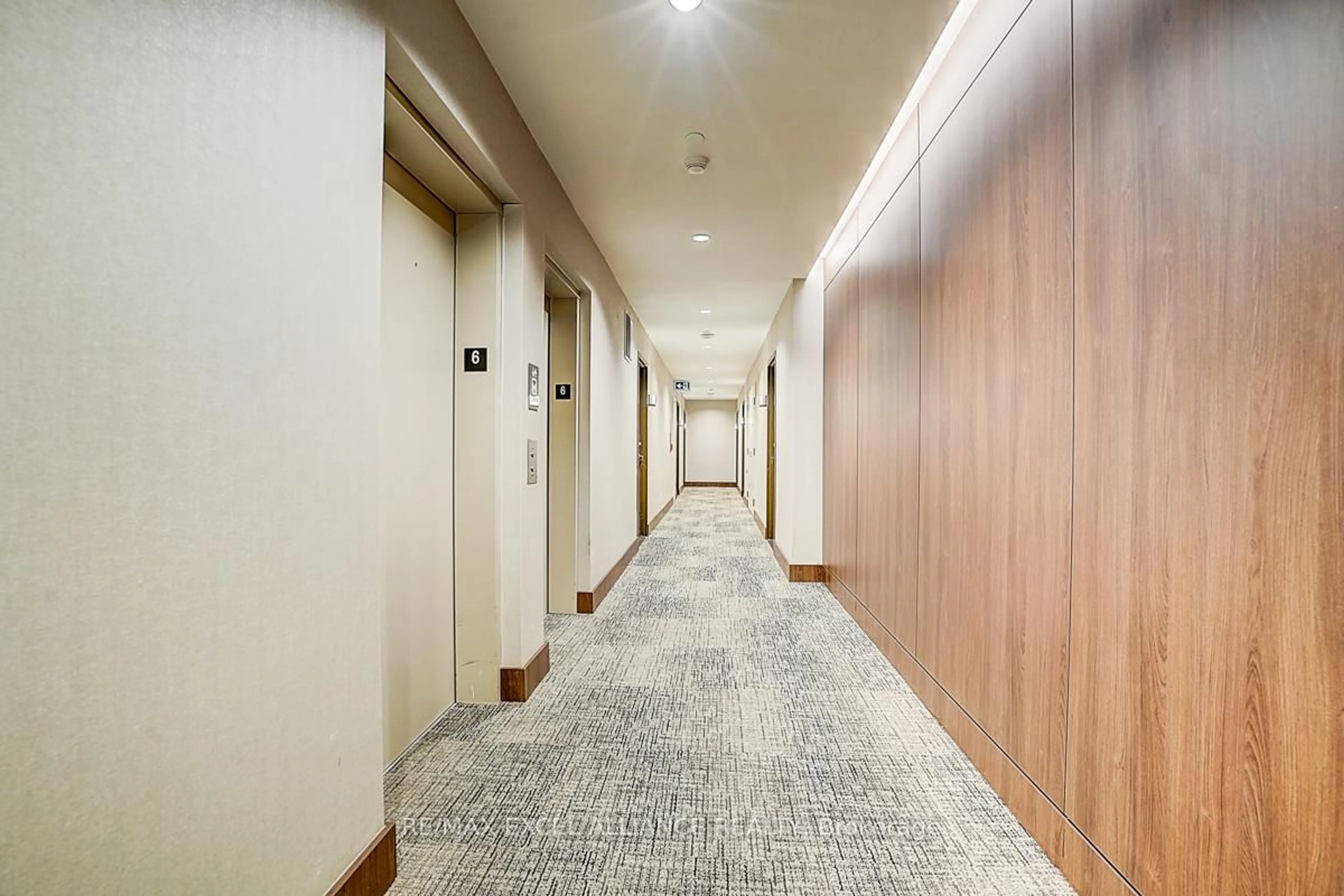 Indoor foyer for 90 Queens Wharf Rd #605, Toronto Ontario M5V 0J4