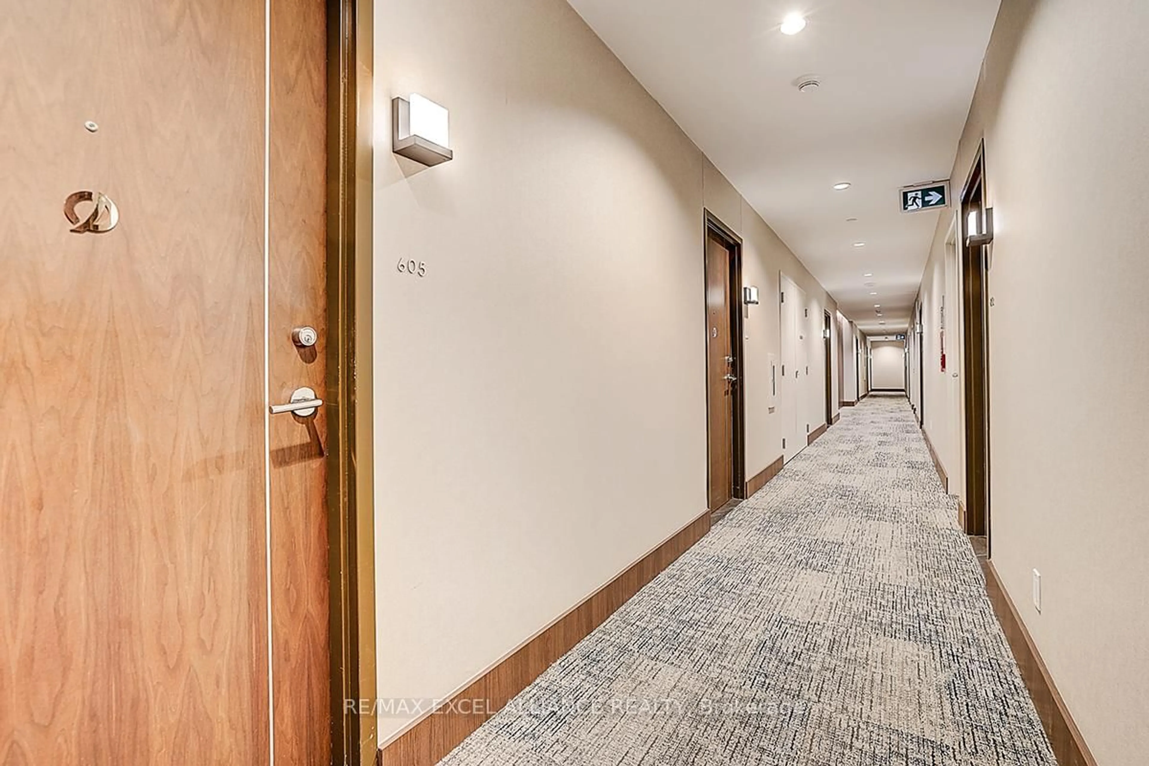 Indoor foyer for 90 Queens Wharf Rd #605, Toronto Ontario M5V 0J4