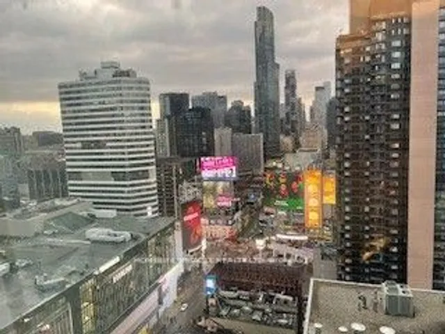 210 Victoria St #3112, Toronto 4