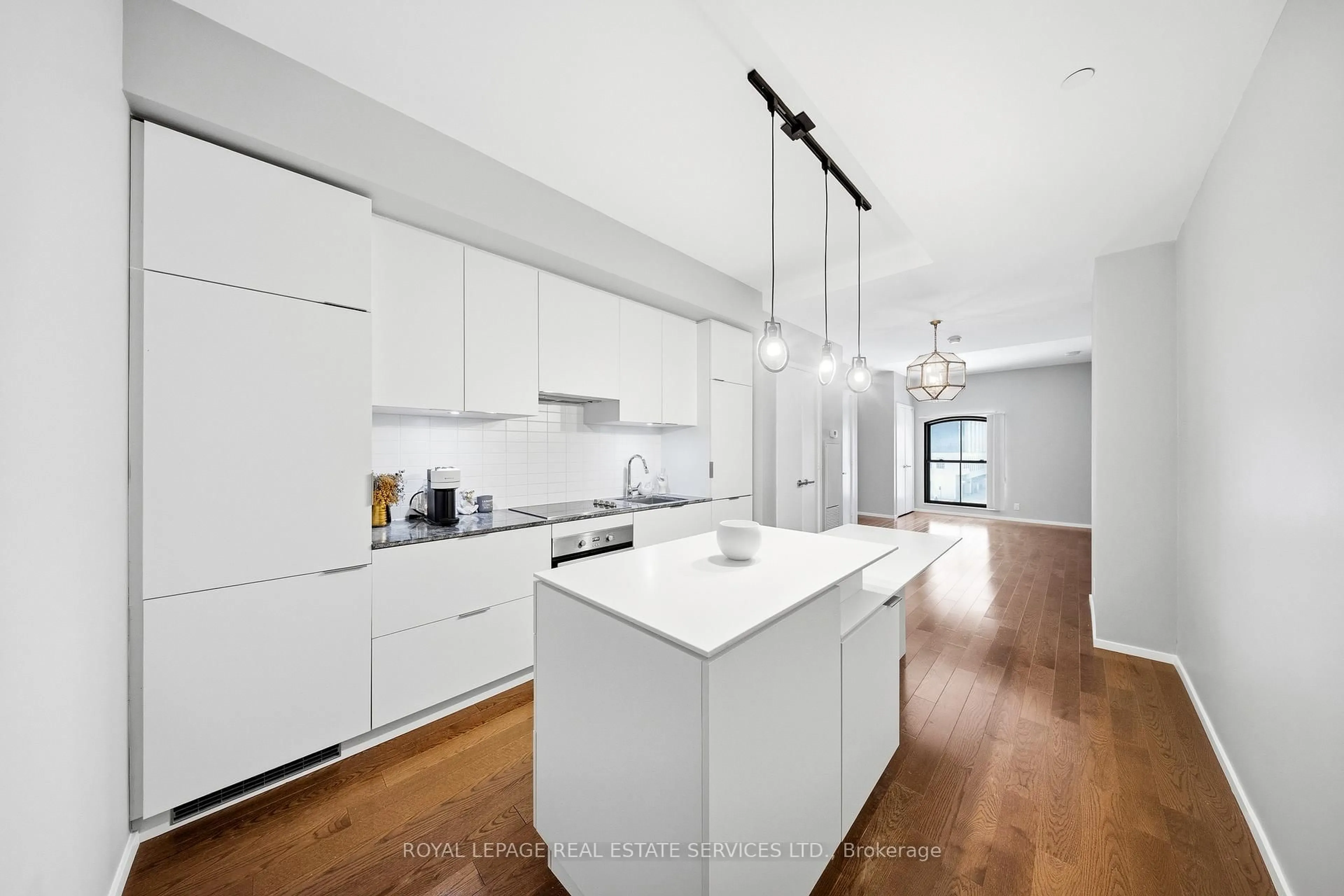 Open concept kitchen, unknown for 5 st joseph St #208, Toronto Ontario M4Y 0B6