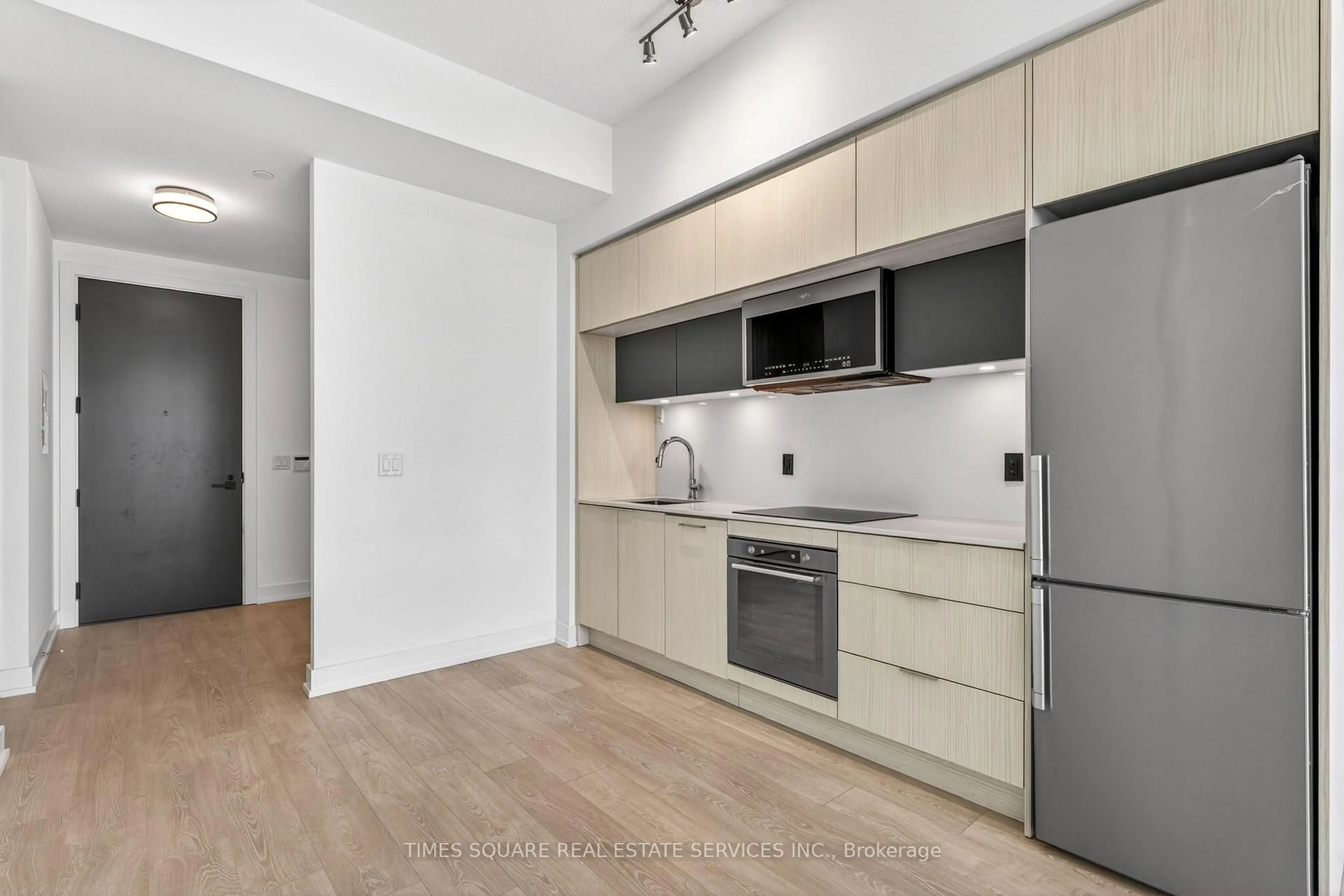 Standard kitchen, wood/laminate floor for 25 Adra Grado Way #2003, Toronto Ontario M2J 0H6