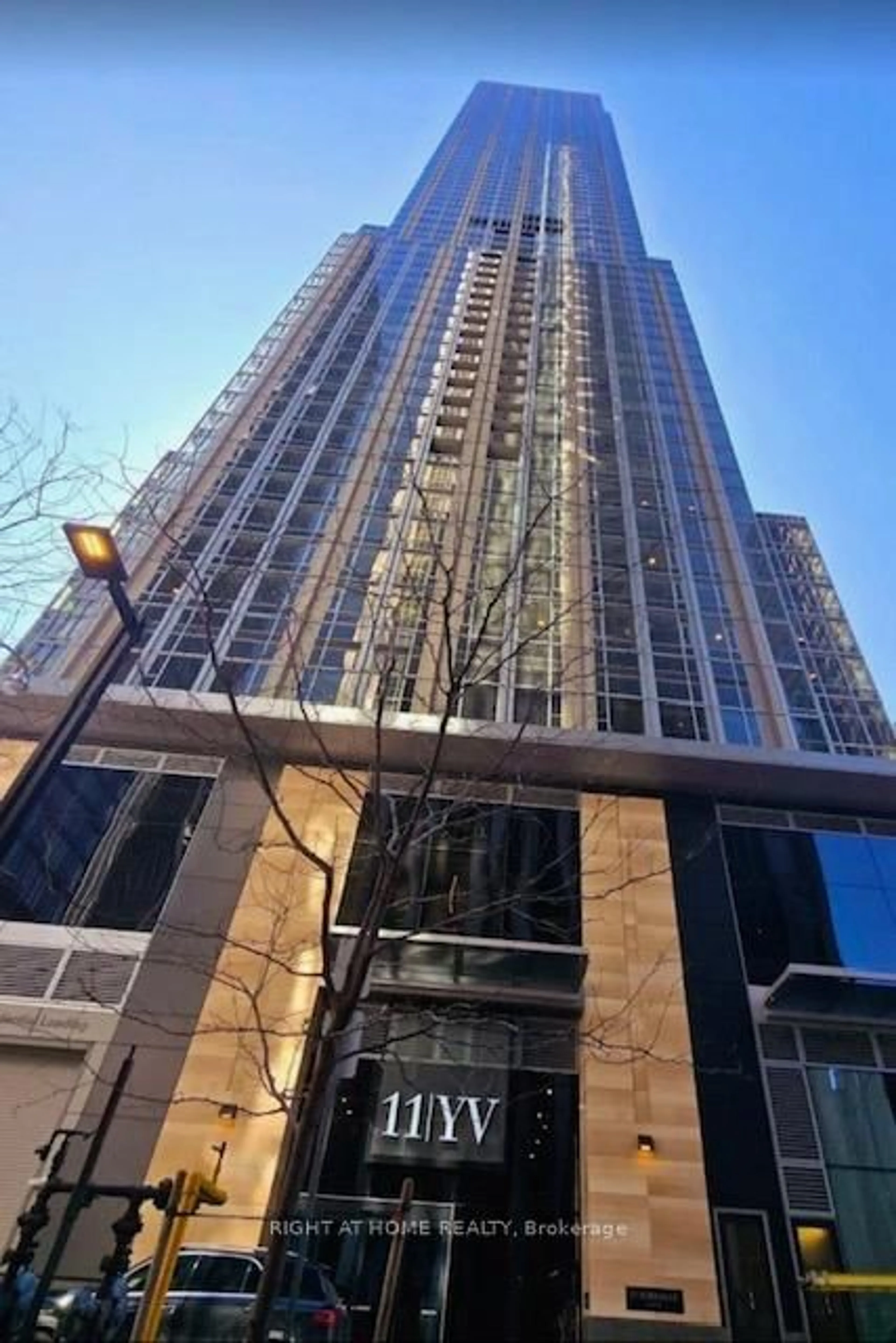 Indoor foyer for 11 Yorkville Ave #1105, Toronto Ontario M4W 1L2