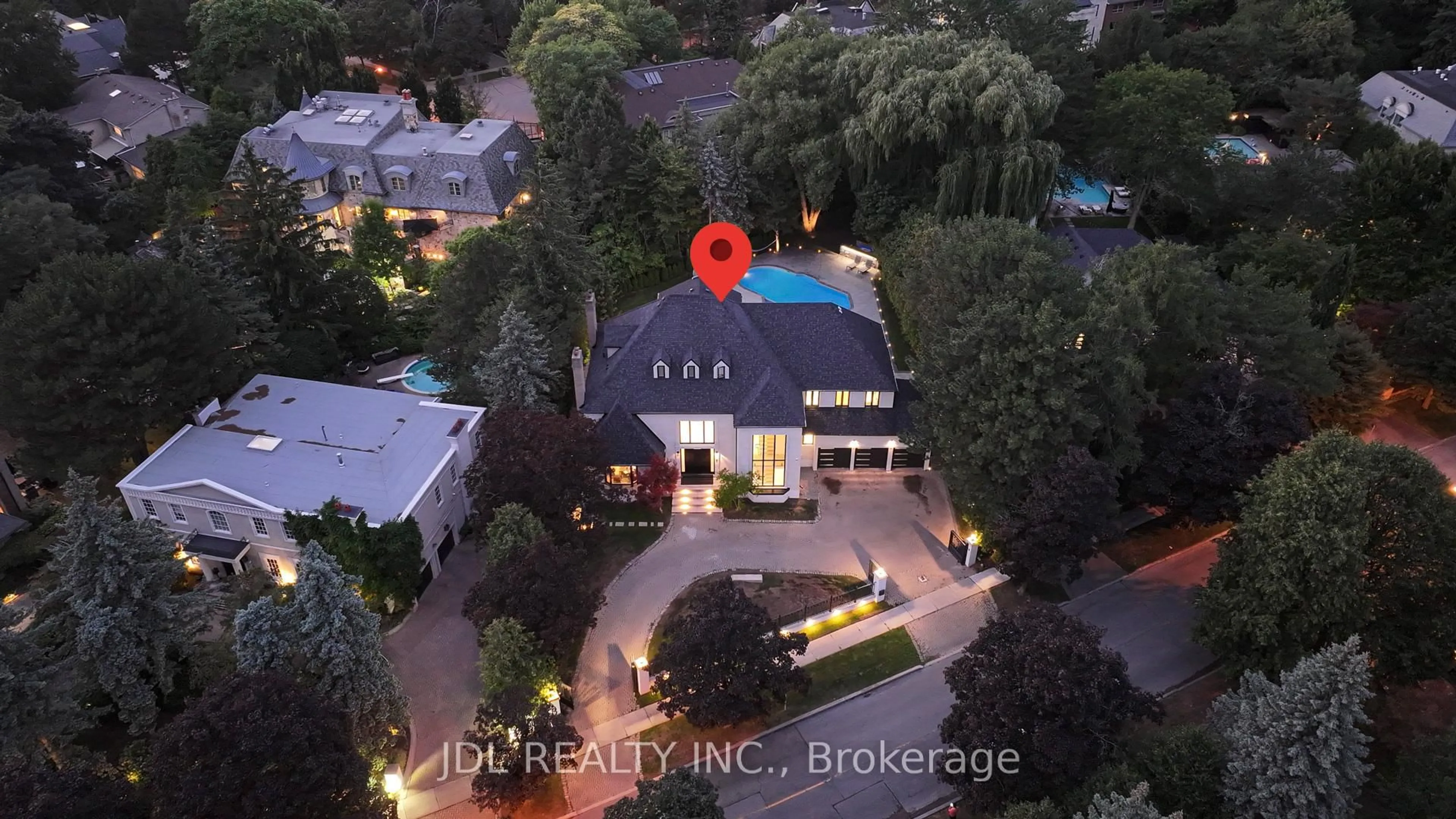A pic from outside/outdoor area/front of a property/back of a property/a pic from drone, city buildings view from balcony for 19 Fifeshire Rd, Toronto Ontario M2L 2G4