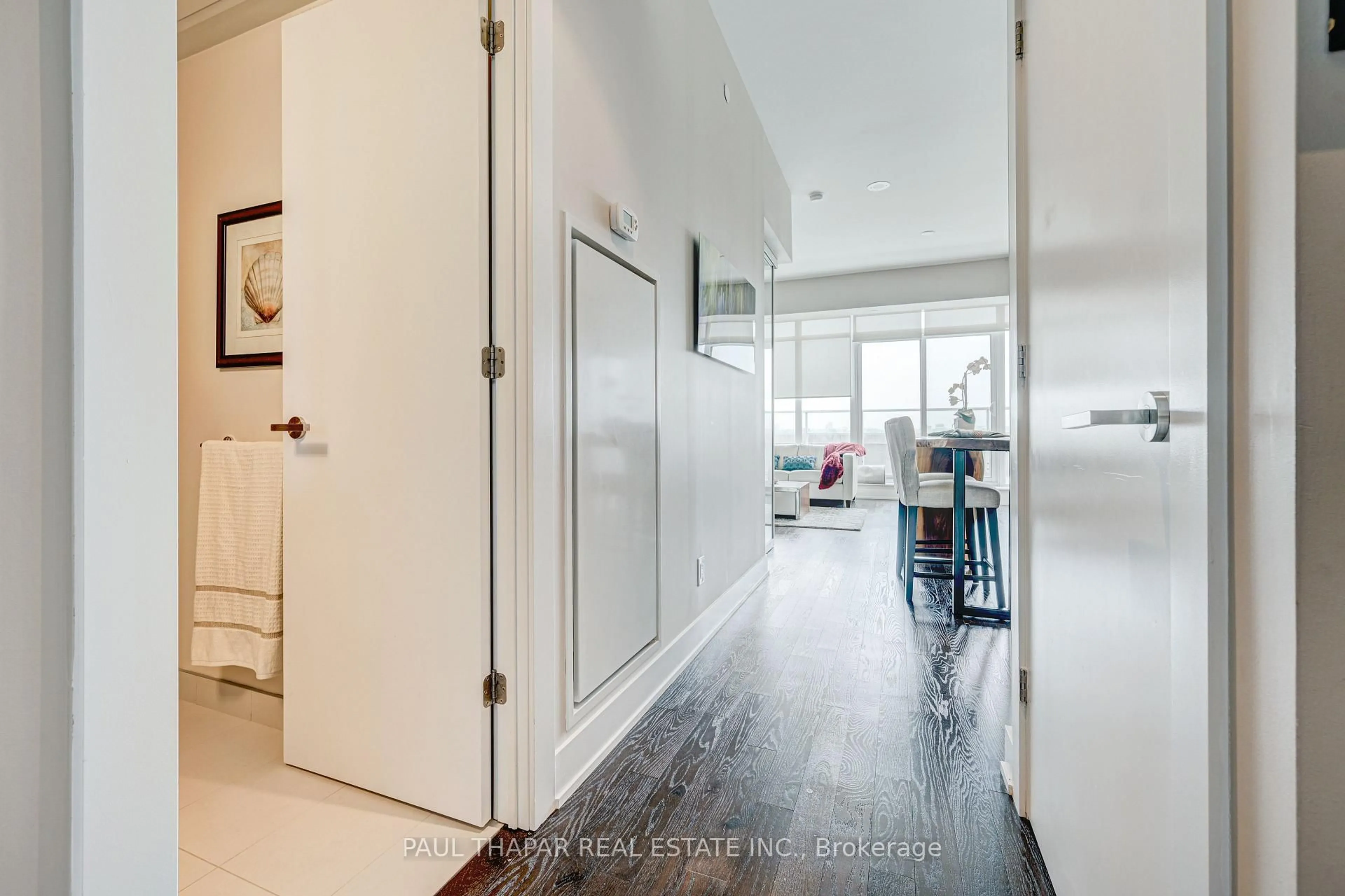 Indoor entryway for 3018 Yonge St #1114, Toronto Ontario M4N 0A5