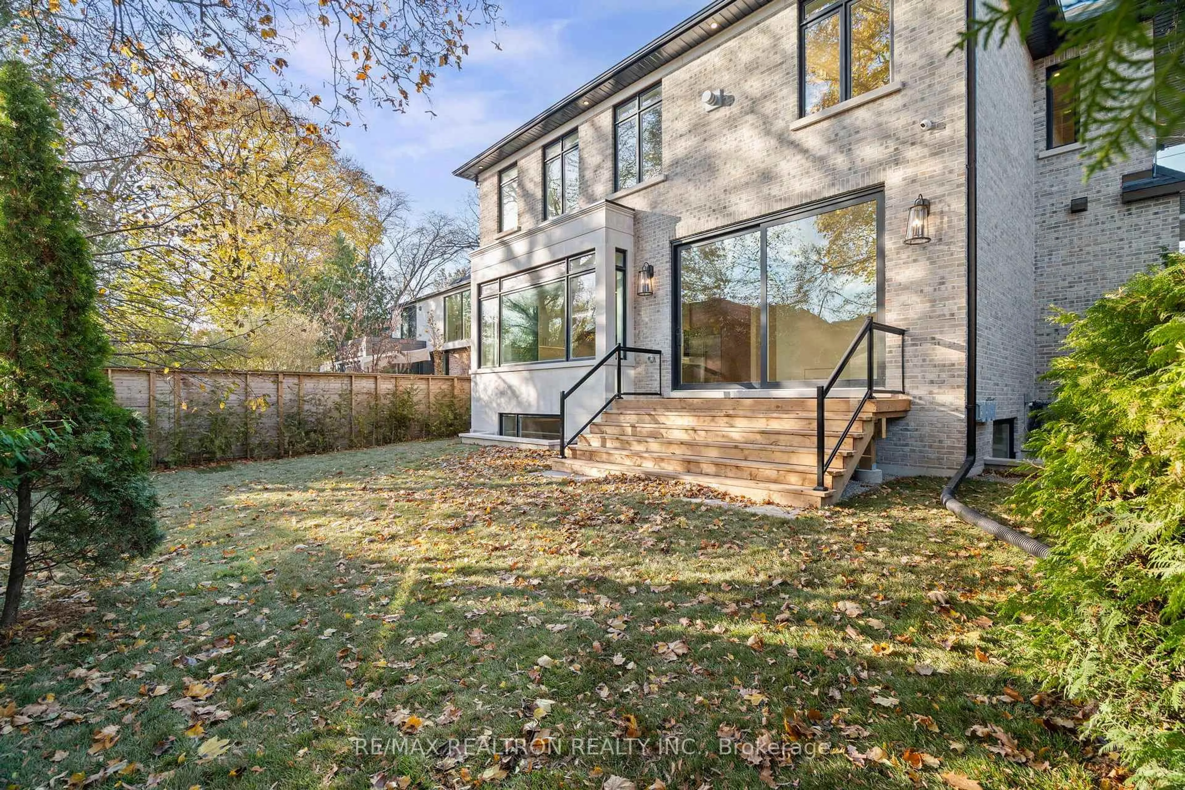 Patio, unknown for 431 Heath St, Toronto Ontario M4G 1B6