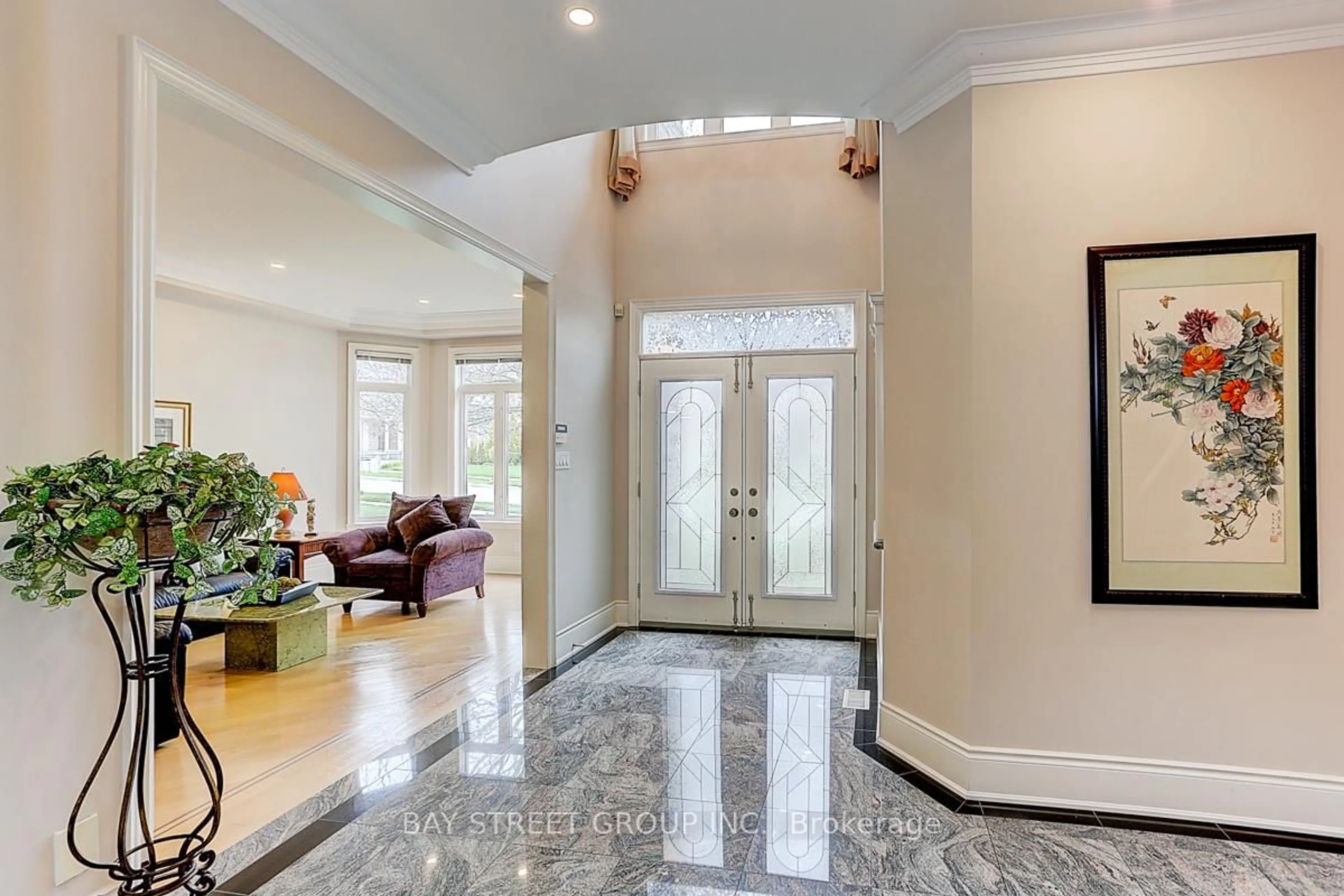 Indoor foyer for 25 Bowan Crt, Toronto Ontario M2K 3A8