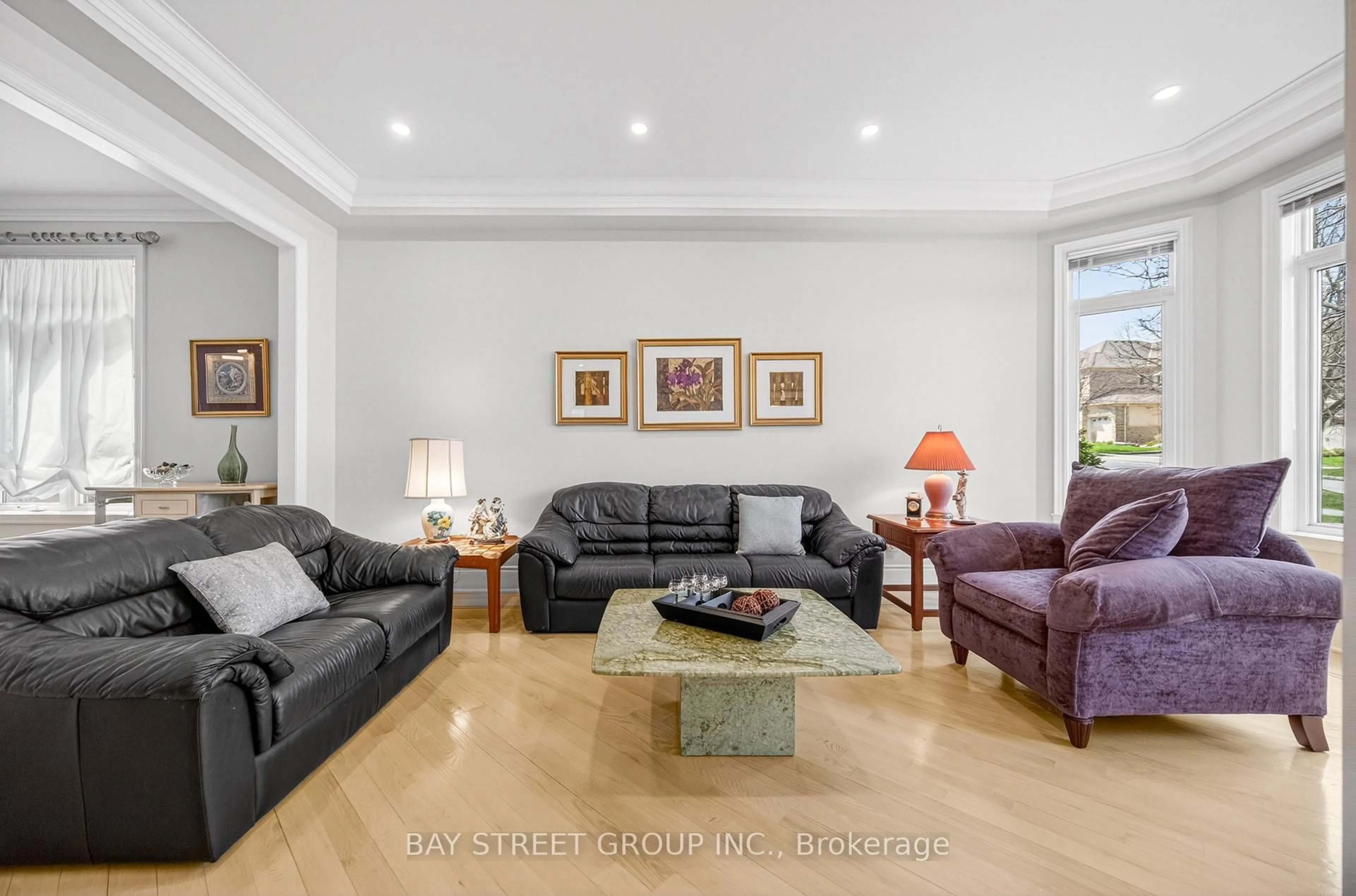 Living room with furniture, unknown for 25 Bowan Crt, Toronto Ontario M2K 3A8