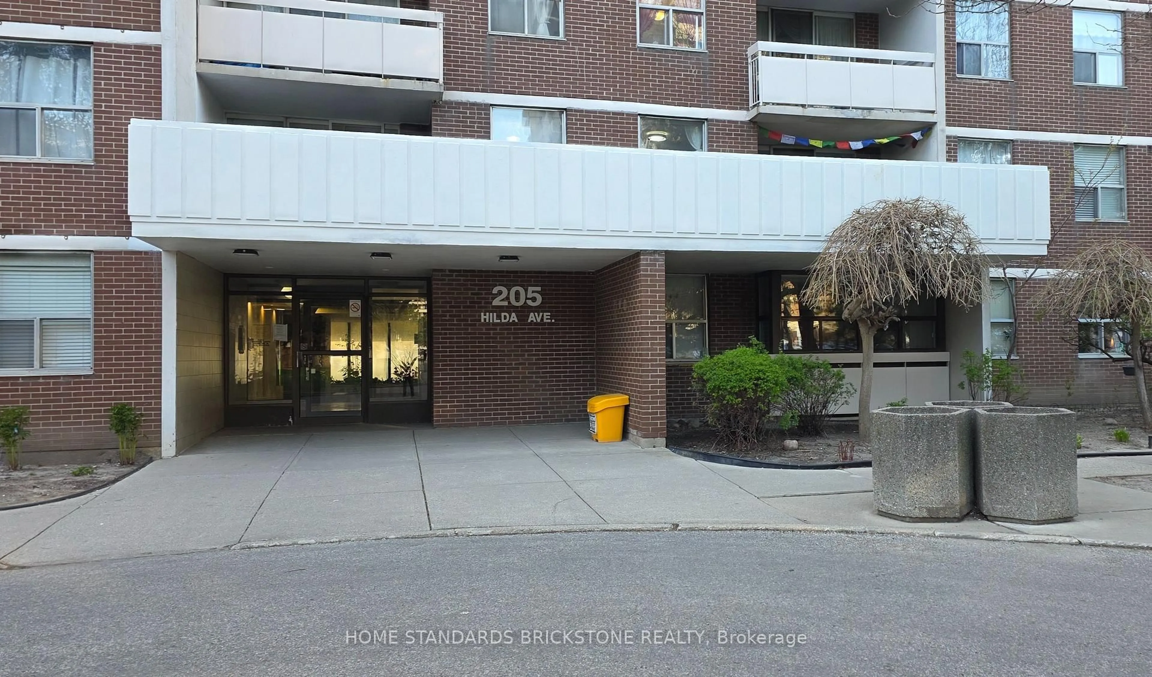 Indoor foyer for 205 Hilda Ave #1407, Toronto Ontario M2M 4B1