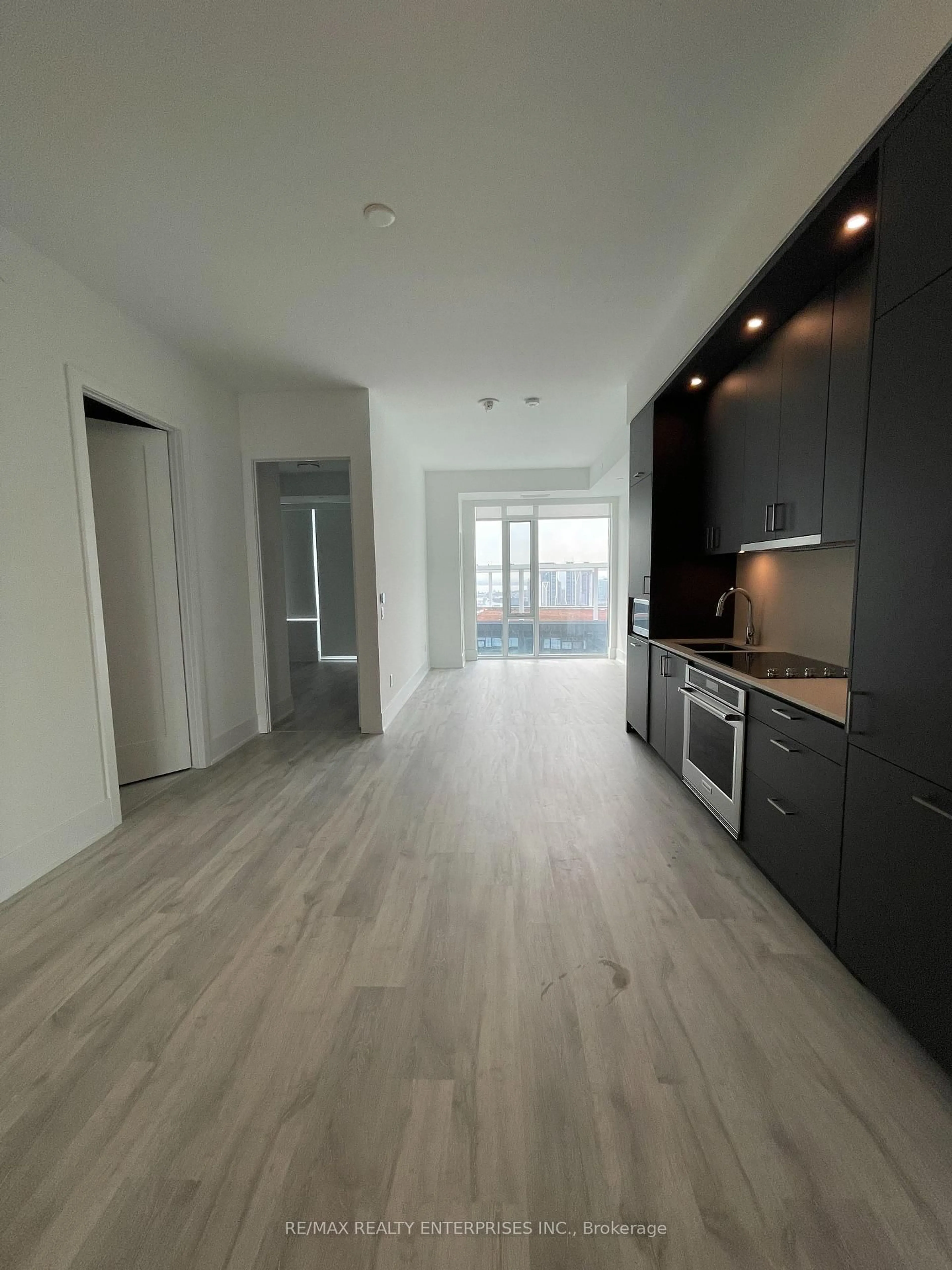 A pic of a room for 470 FRONT St #2303, Toronto Ontario M5V 0V6