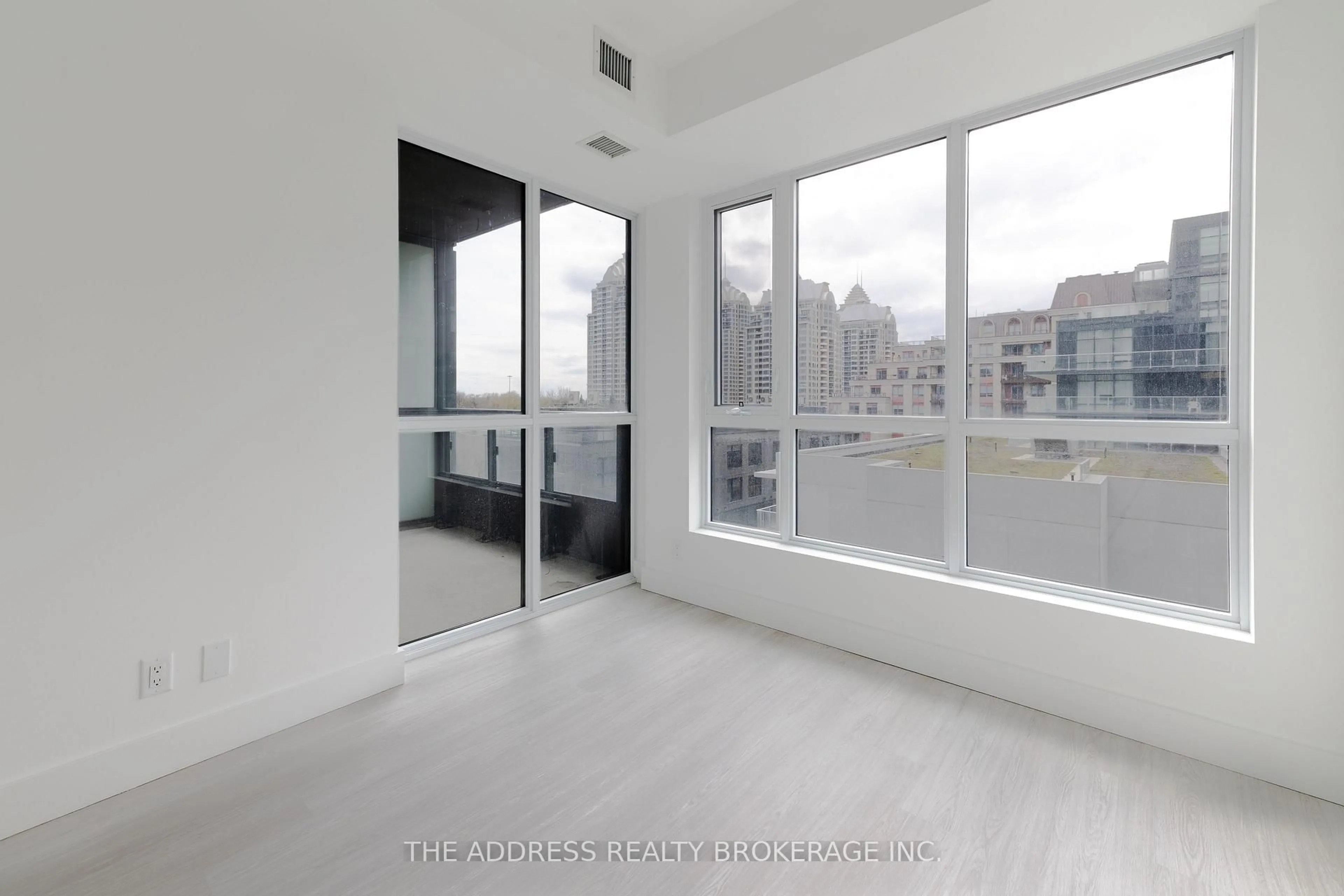 A pic of a room for 6 Greenbriar Rd #507, Toronto Ontario M2K 0H6