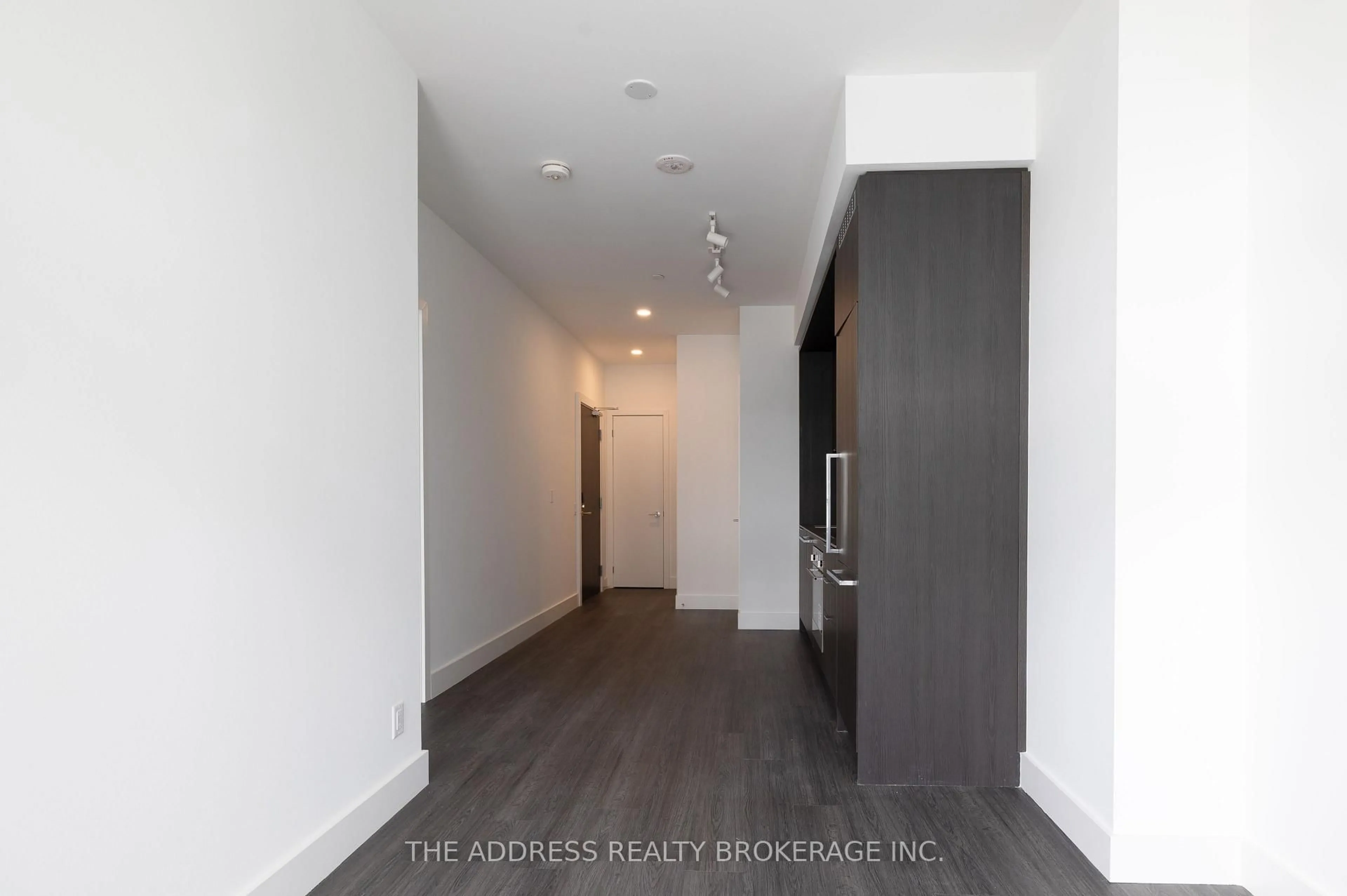 Indoor entryway for 6 Greenbriar Rd #212, Toronto Ontario M2K 0H6
