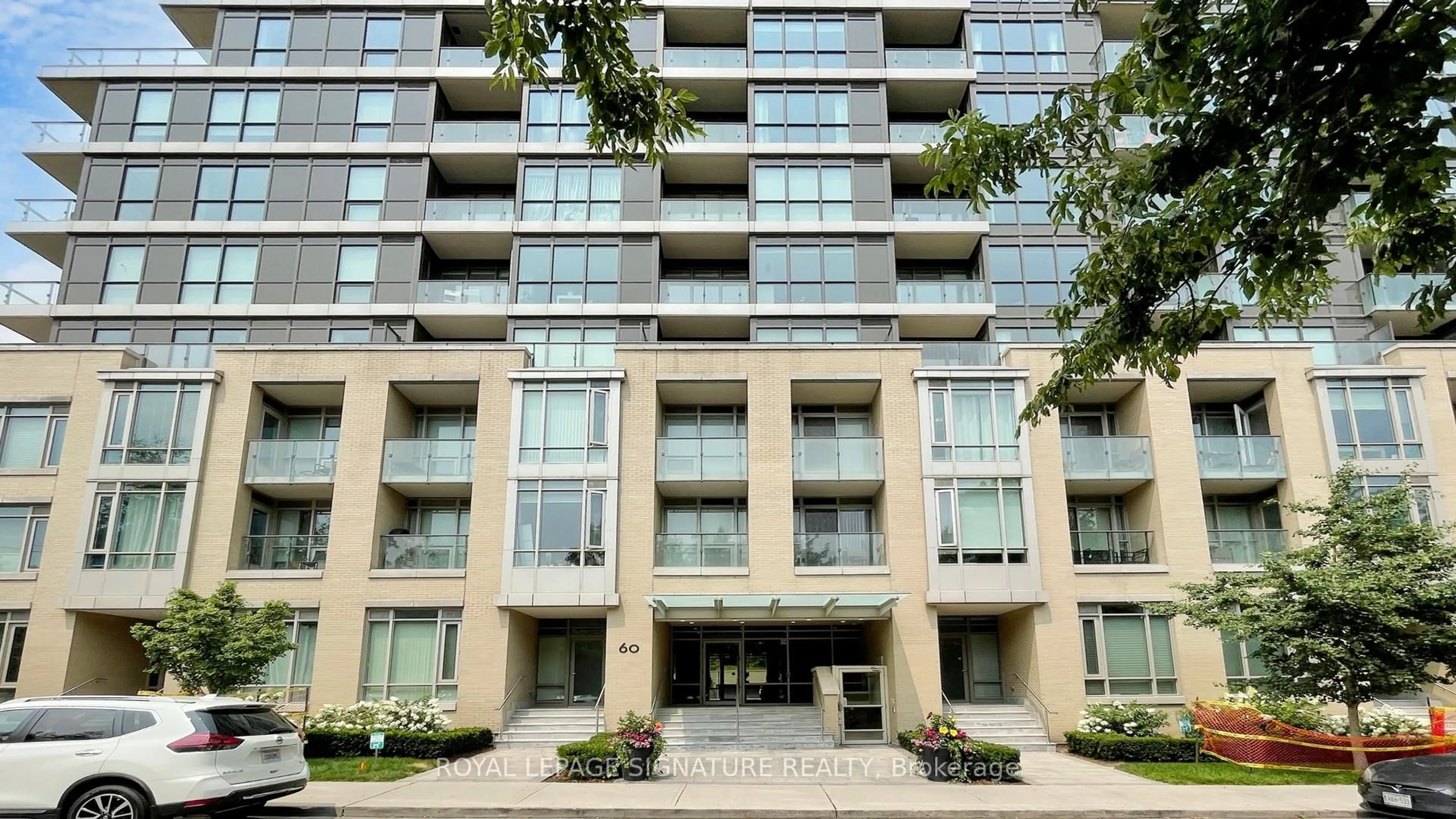 Indoor foyer for 60 Berwick Ave #510, Toronto Ontario M5P 1H1