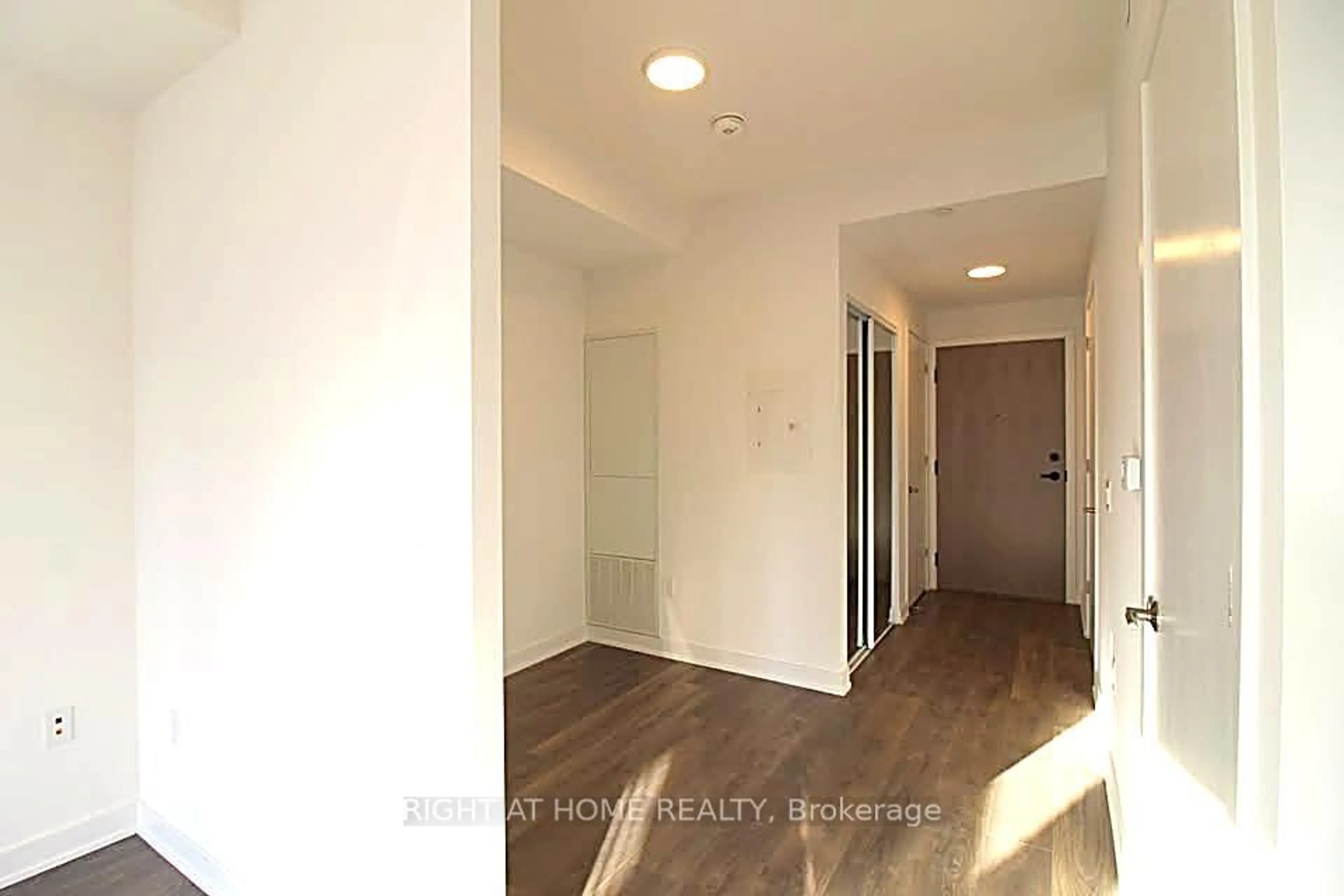 A pic of a room for 130 River St #1606, Toronto Ontario M5A 0R8