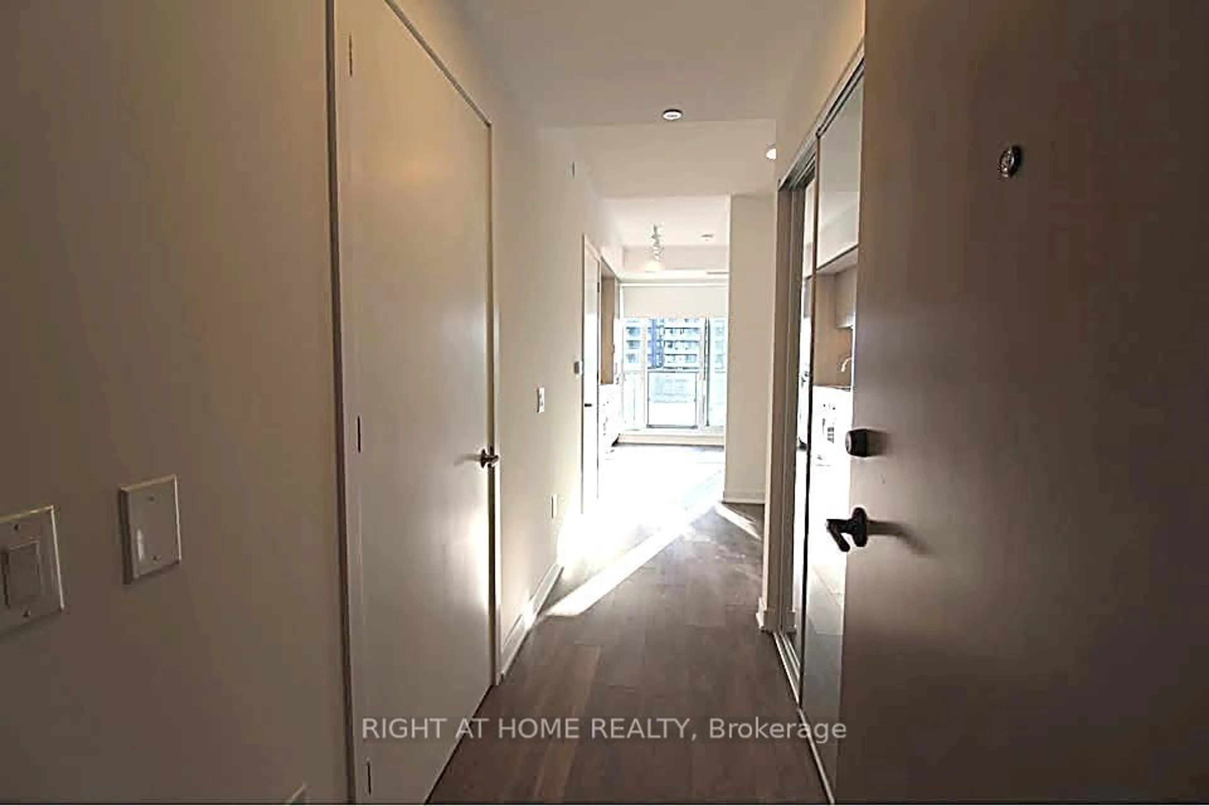 Unknown for 130 River St #1606, Toronto Ontario M5A 0R8