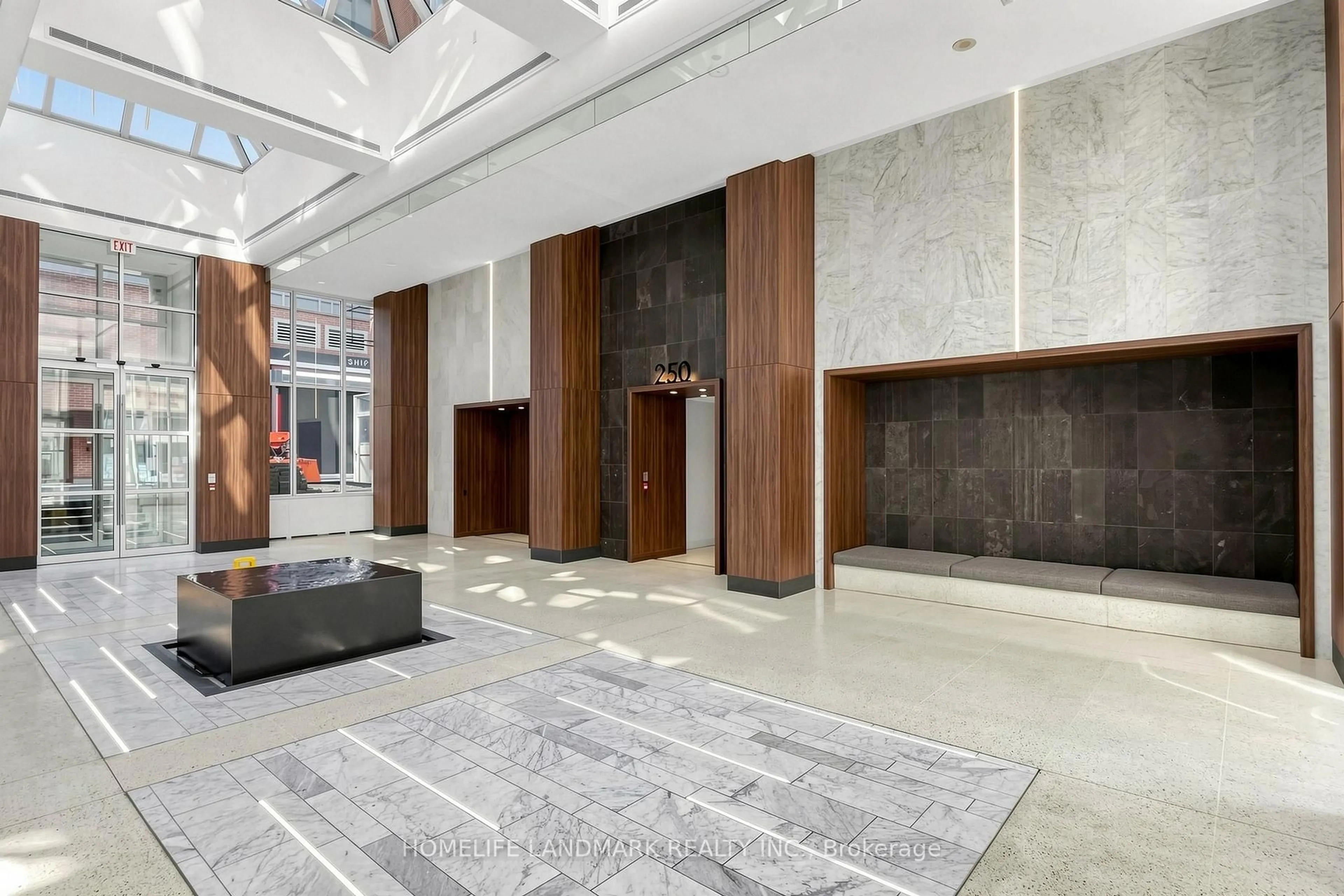 Lobby for 270 wellington St #1124, Toronto Ontario M5V 3P5