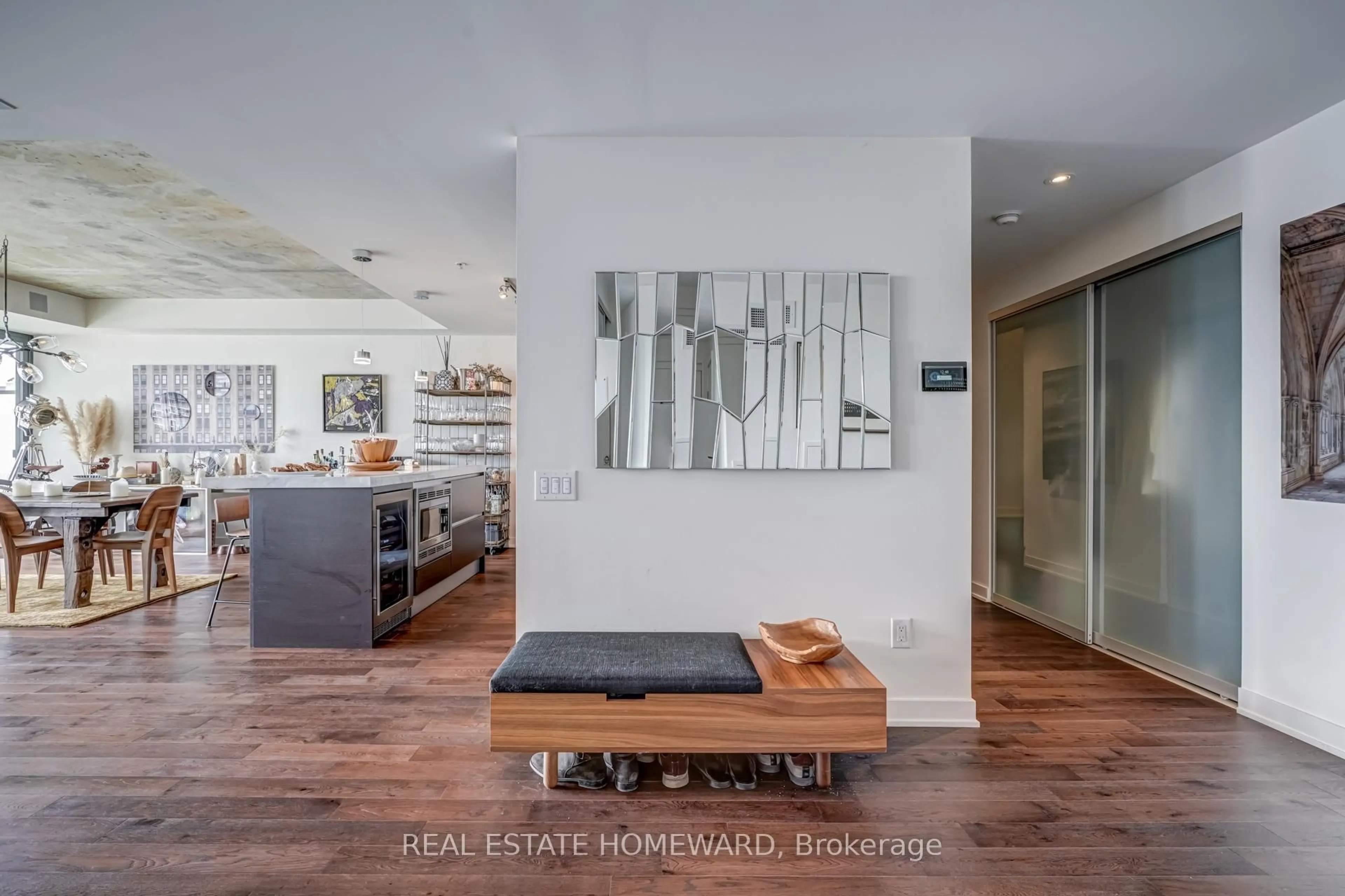Open concept kitchen, unknown for 629 King St #PH1421, Toronto Ontario M5V 0G9