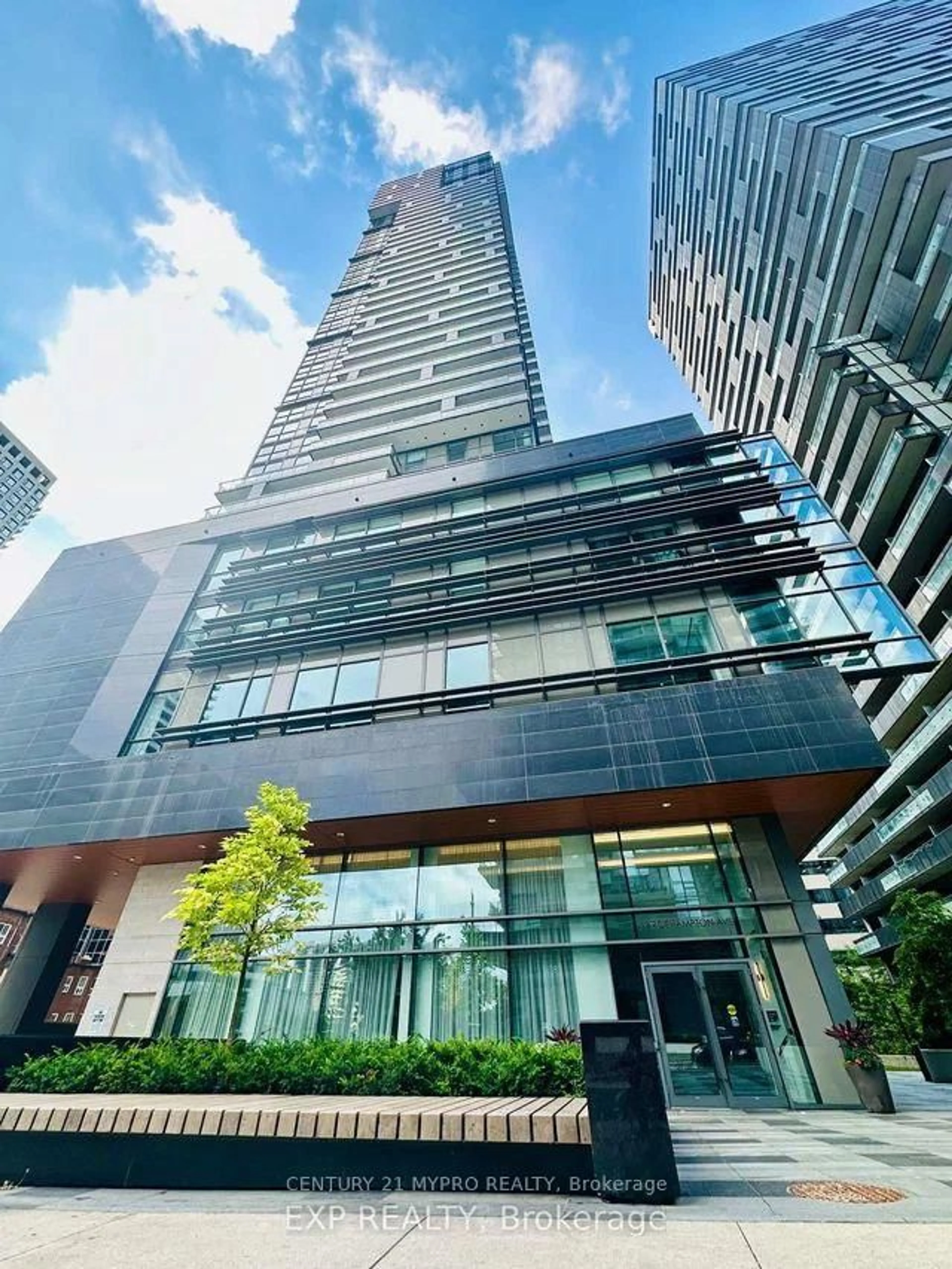 Indoor foyer for 39 Roehampton Ave #3409, Toronto Ontario M4P 0G1