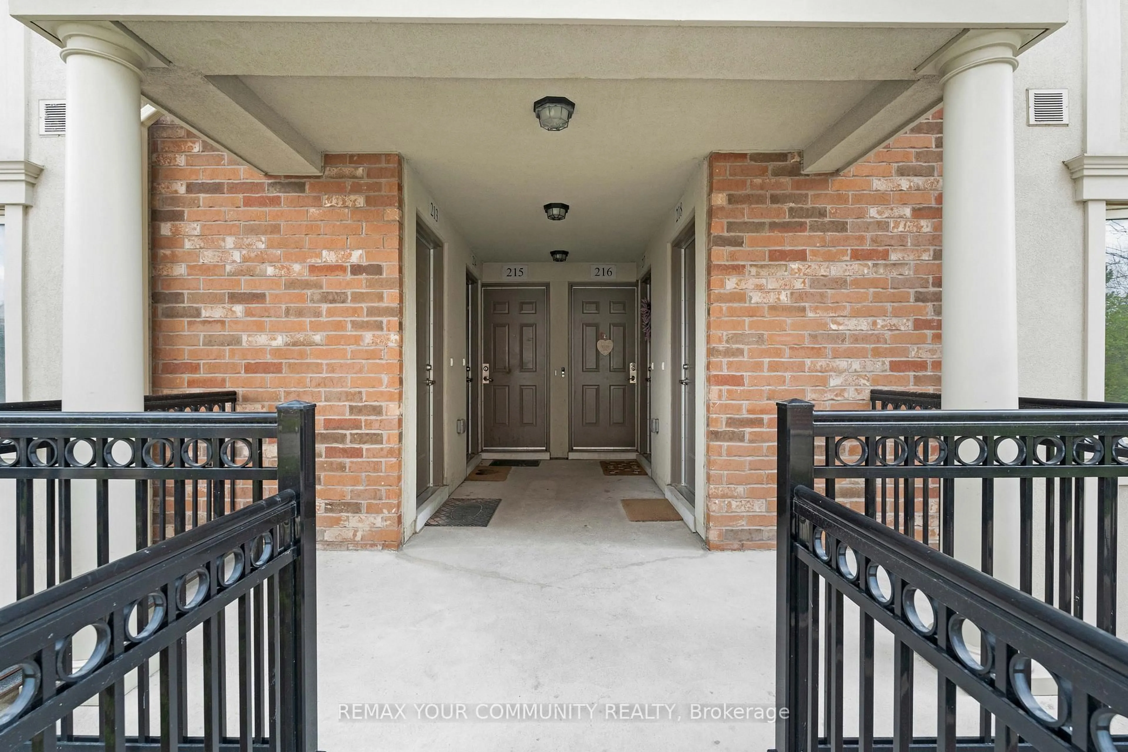 Unknown for 17 Coneflower Cres #218, Toronto Ontario M2R 0A5