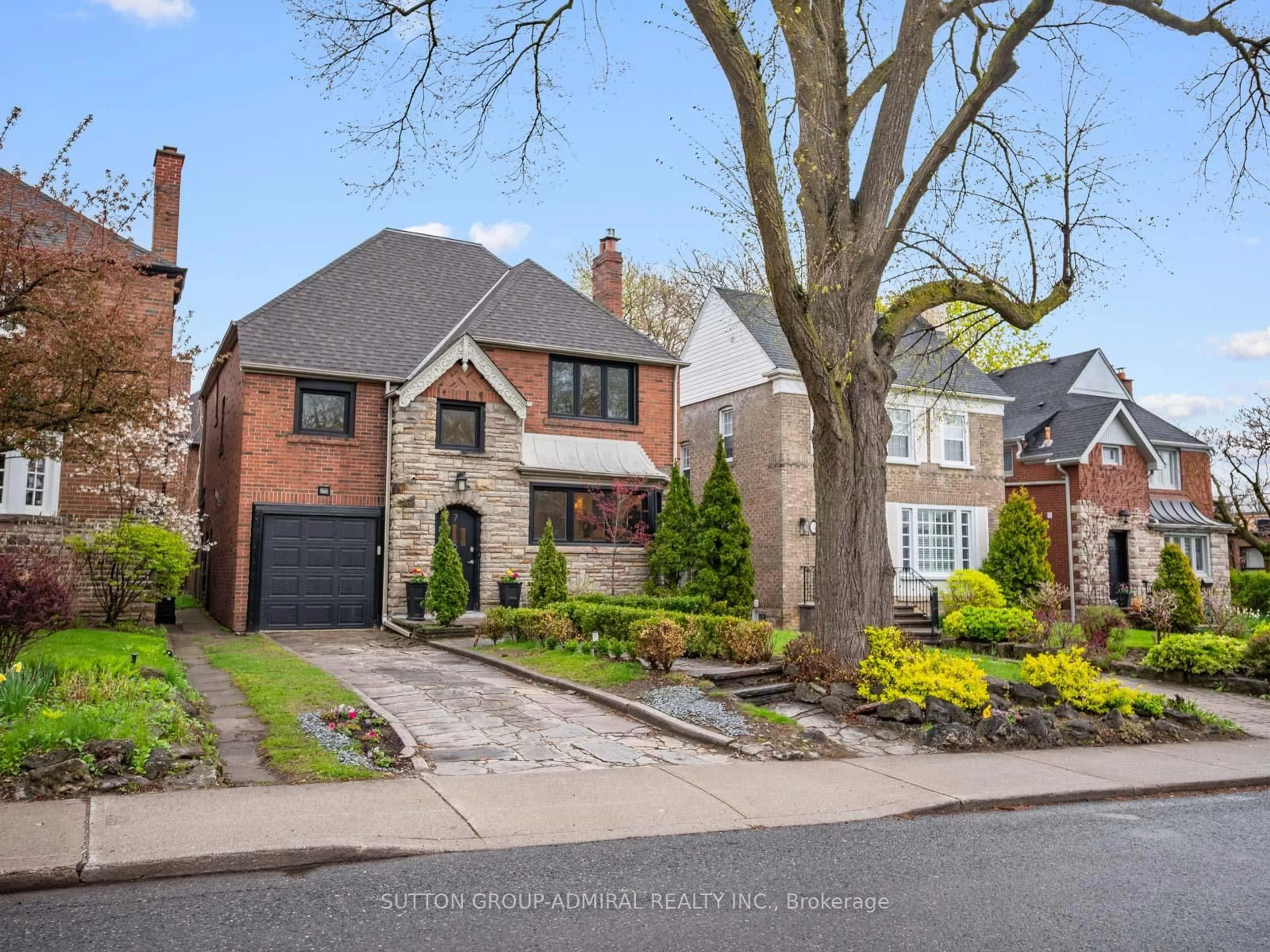 Home with brick exterior material, street for 7 Glenarden Rd, Toronto Ontario M6C 3J8