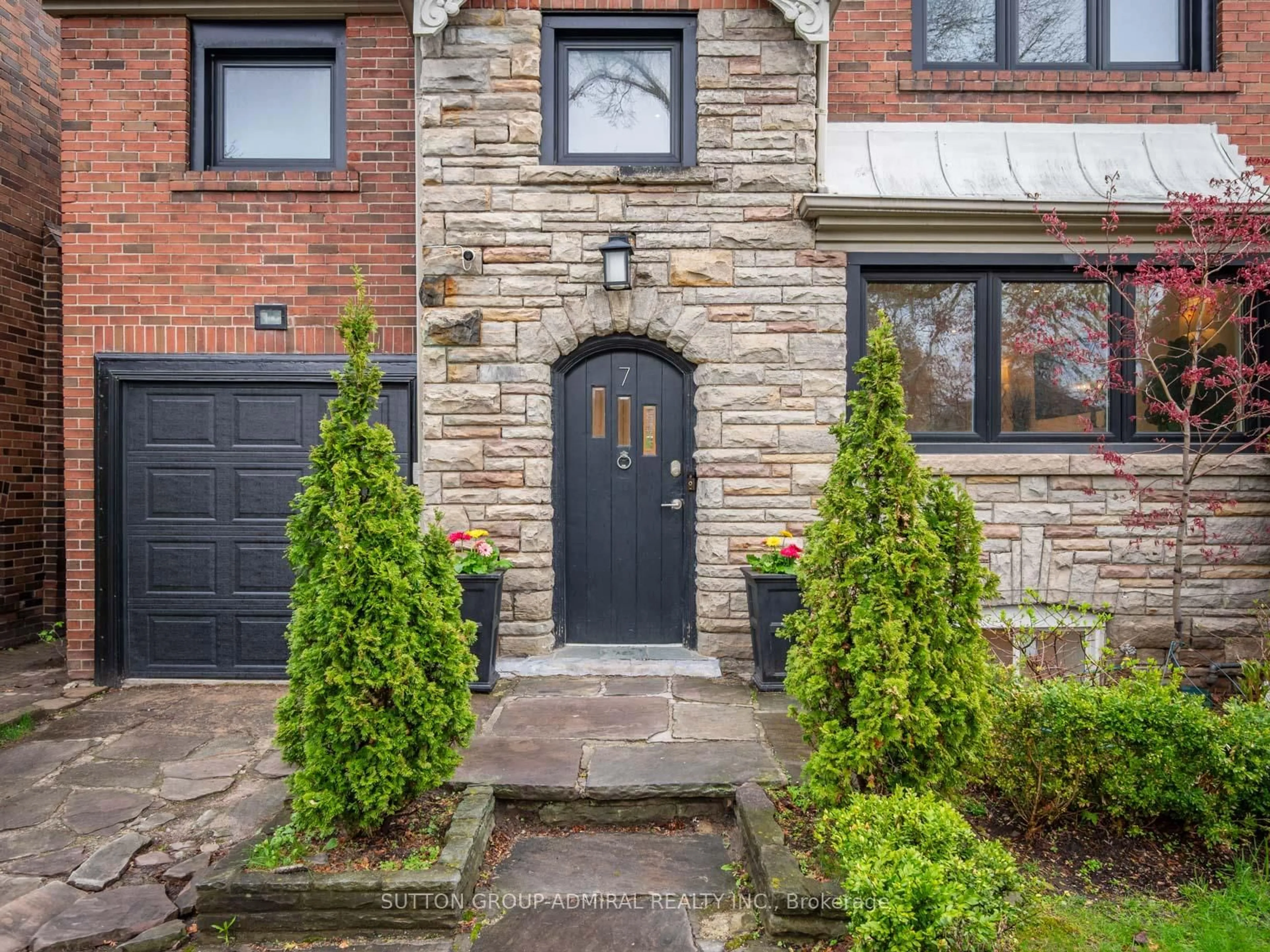 Home with brick exterior material, street for 7 Glenarden Rd, Toronto Ontario M6C 3J8
