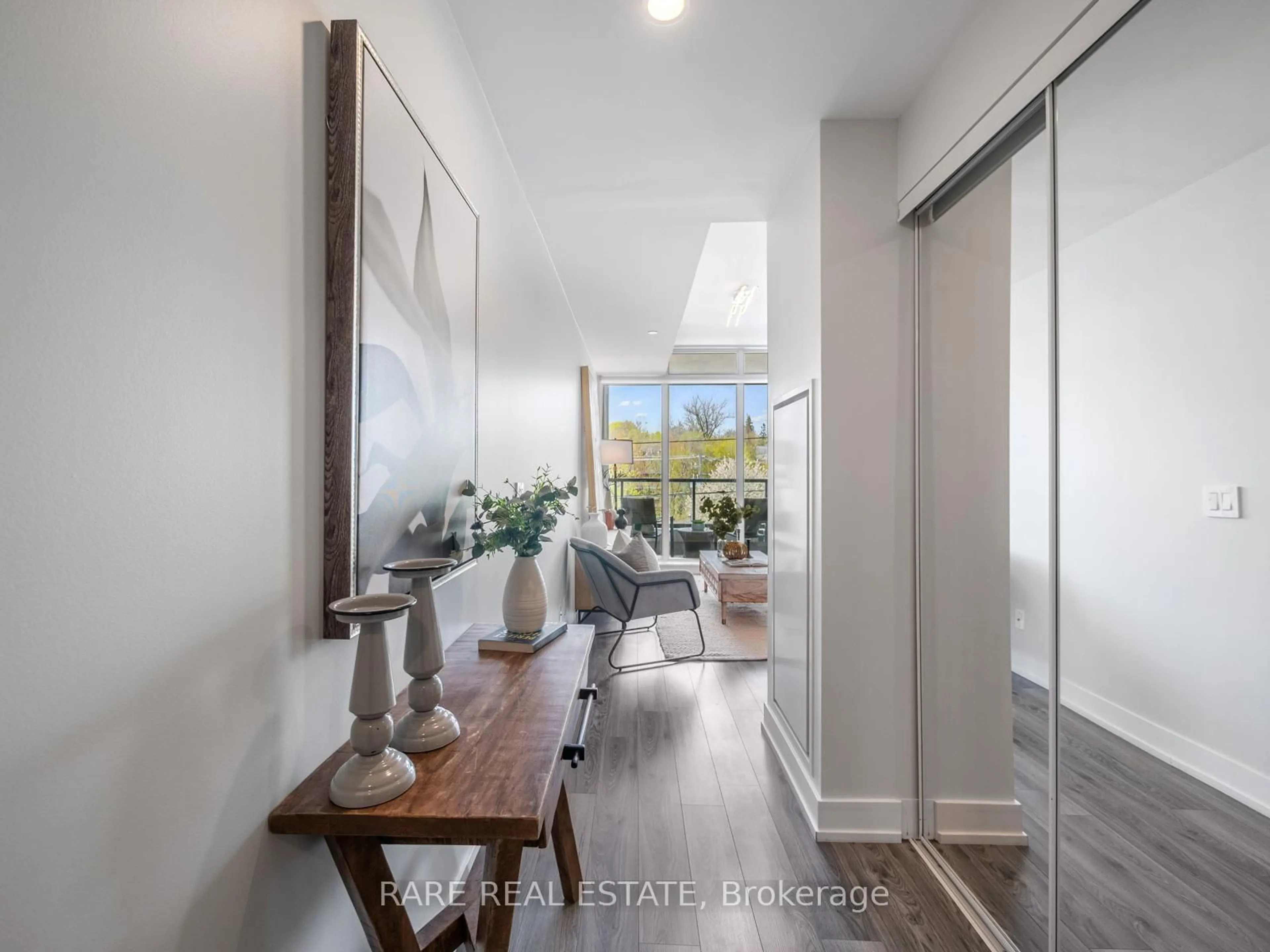 Indoor entryway for 170 Chiltern Hill Rd #409, Toronto Ontario M6C 0A9