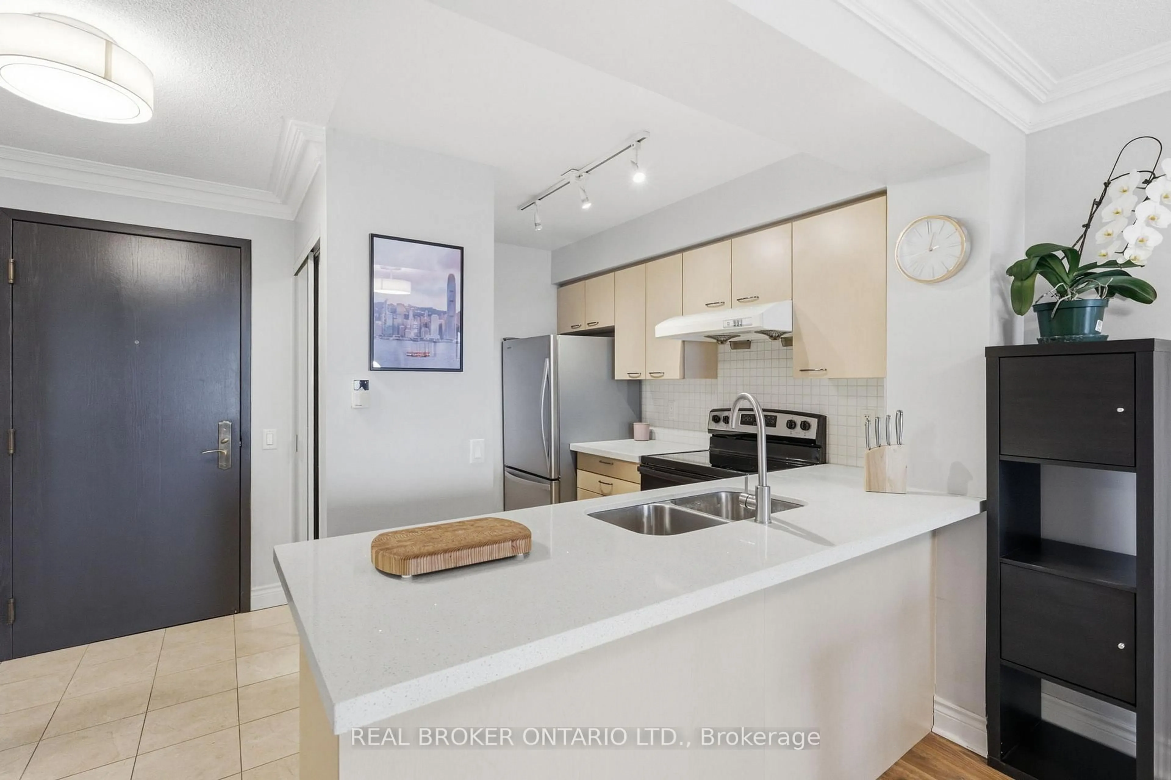 Standard kitchen, unknown for 2 Clairtrell Rd #609, Toronto Ontario M2N 7H5